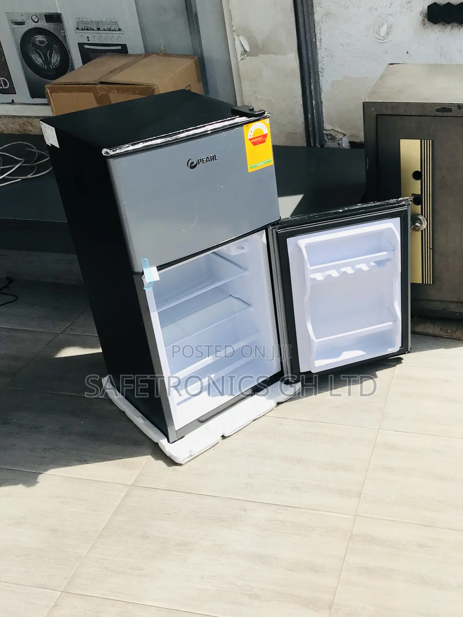 Top Mount Breezebox Pearl 90 Liters Doubledoor Fridge