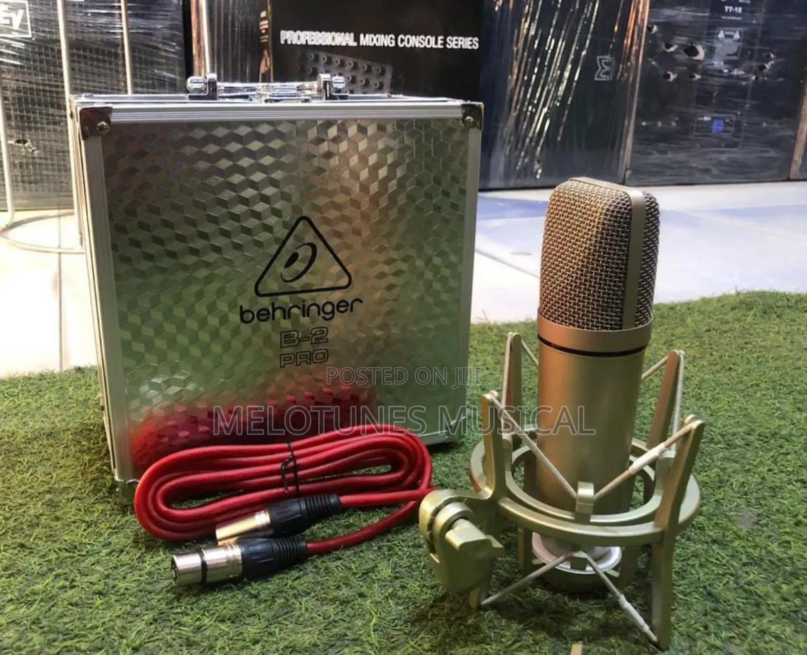 Behringer B-2 Pro Dual-Diaphragm Condenser Microphone