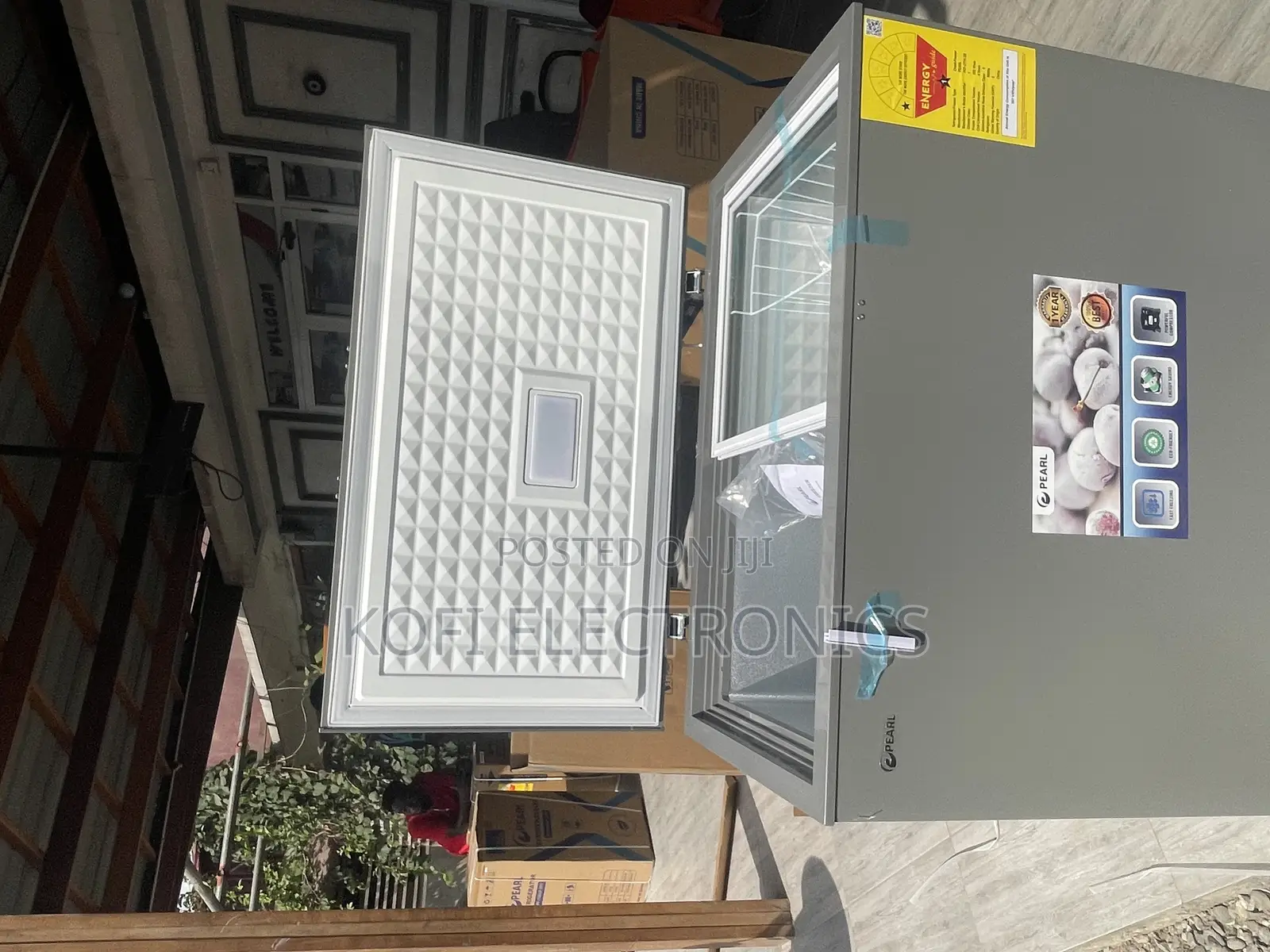 Retain Refreshness With Pearl 200L Single Door Chest Freezer