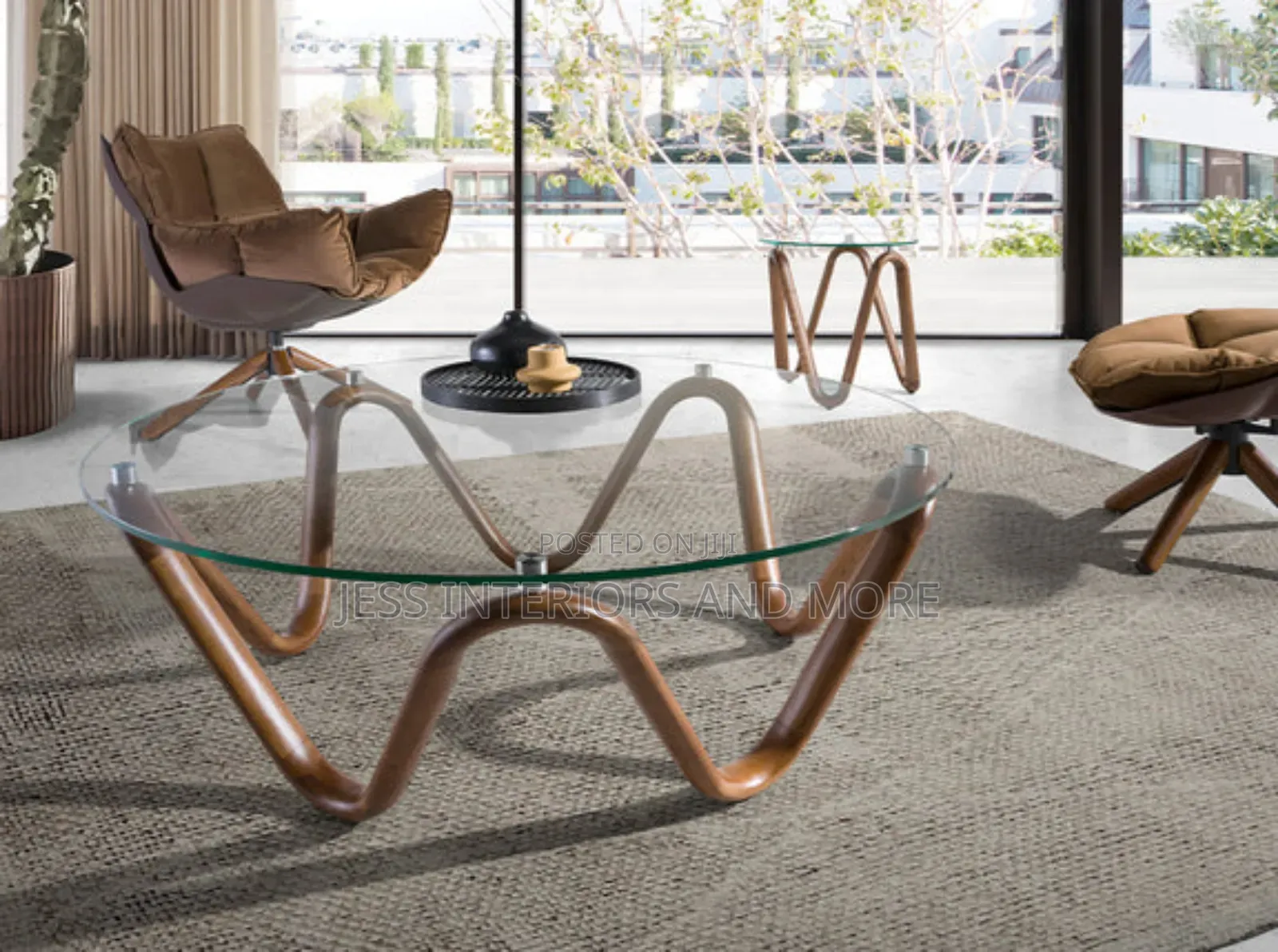 Center Table With Curved Legs