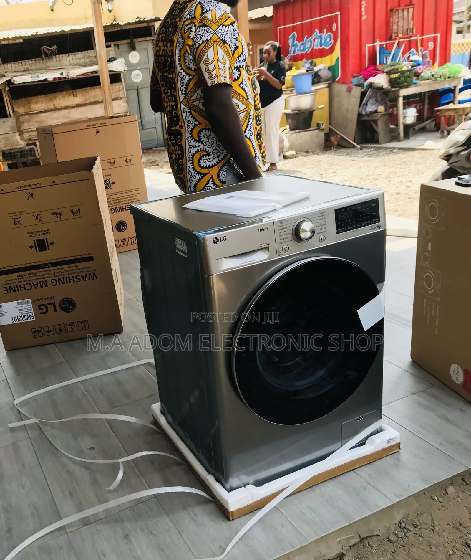 Quiet and Efficient LG F4V5RGP2T 10.5kg Washing Machine.