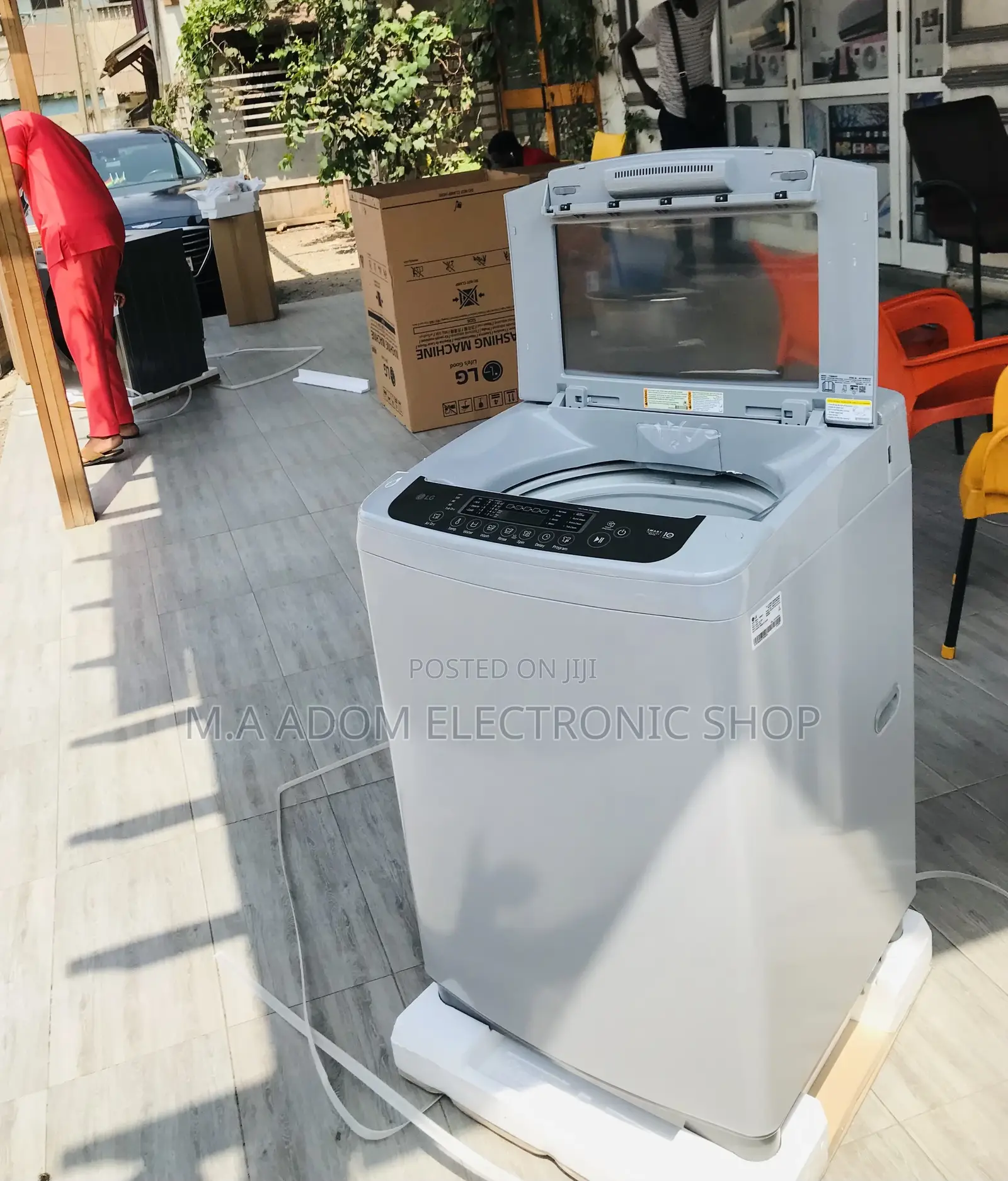 Energy Efficient LG T1369NEHTF 13kg Top Load Washing Machine