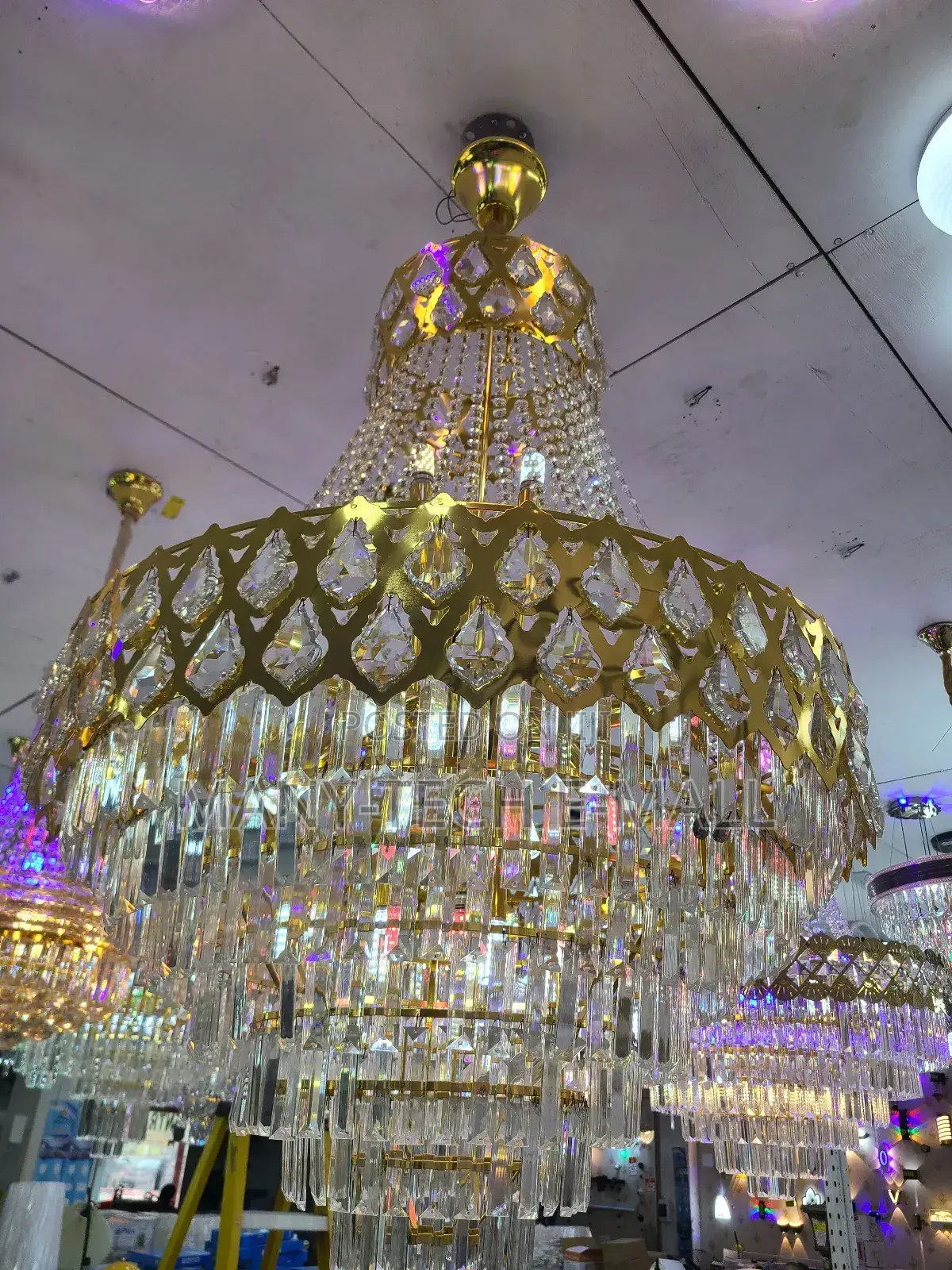 Zip Star Modern Crystal E14 Chandelier Light.