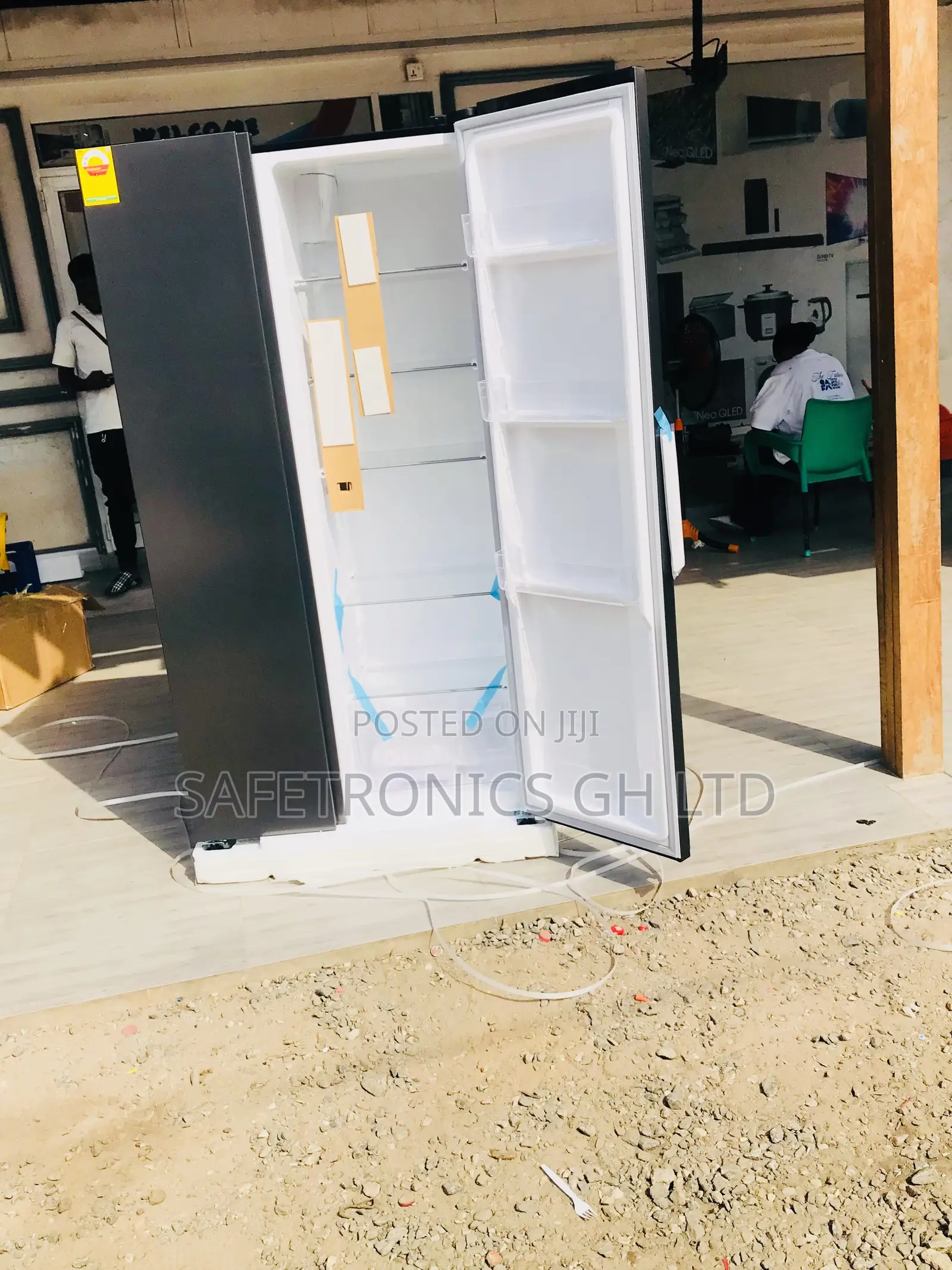 Side by Side Nasco Frosty Fortress Gray Doubledoor Fridge