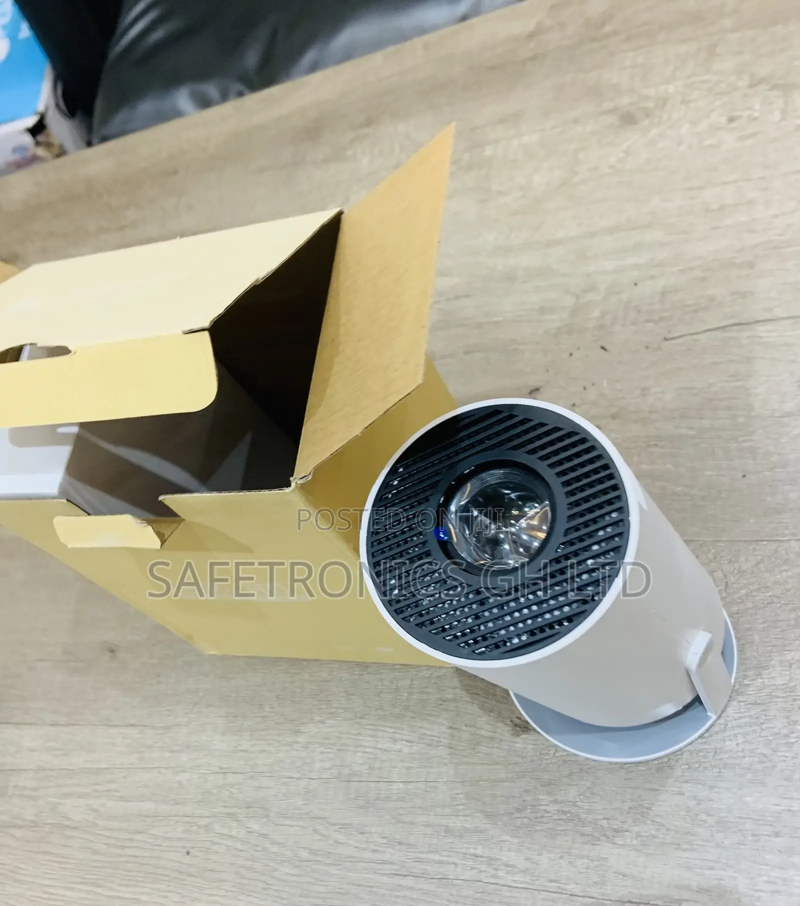 Order Visioncast Pro Ultra HD Projector