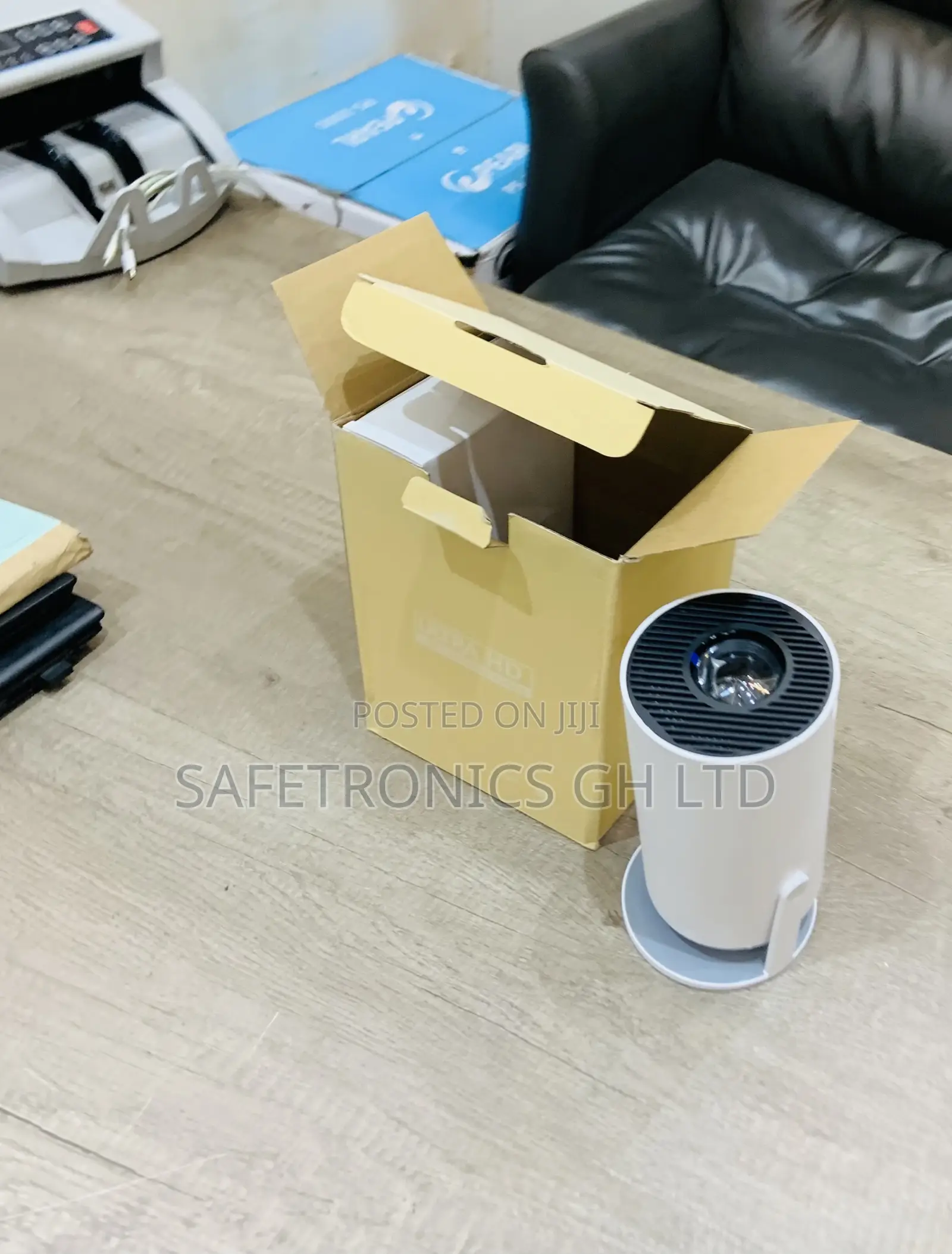 Perfect  Ultra HD Projector White Lightshow