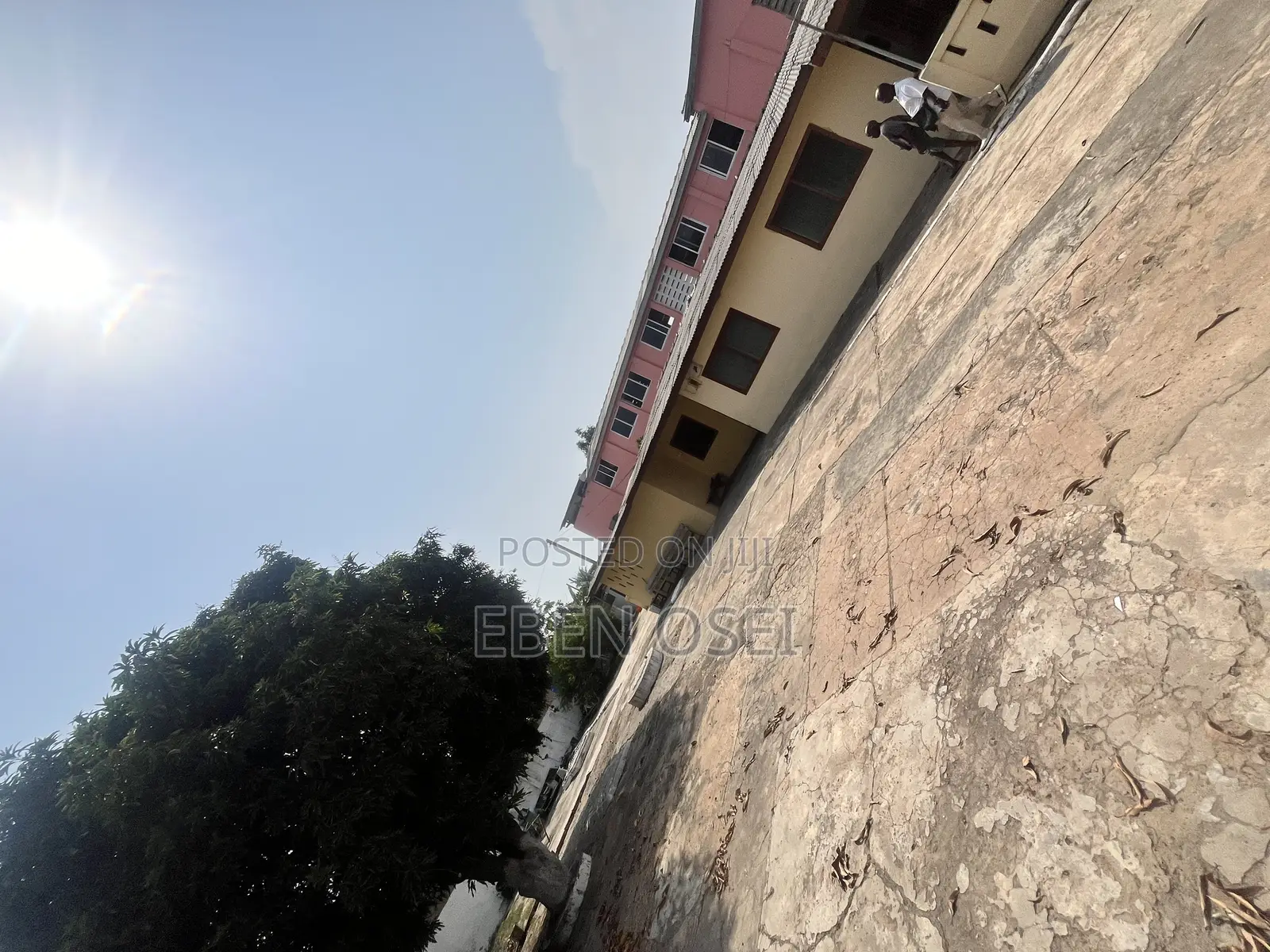 4bdrm Apartment in Dansoman for sale