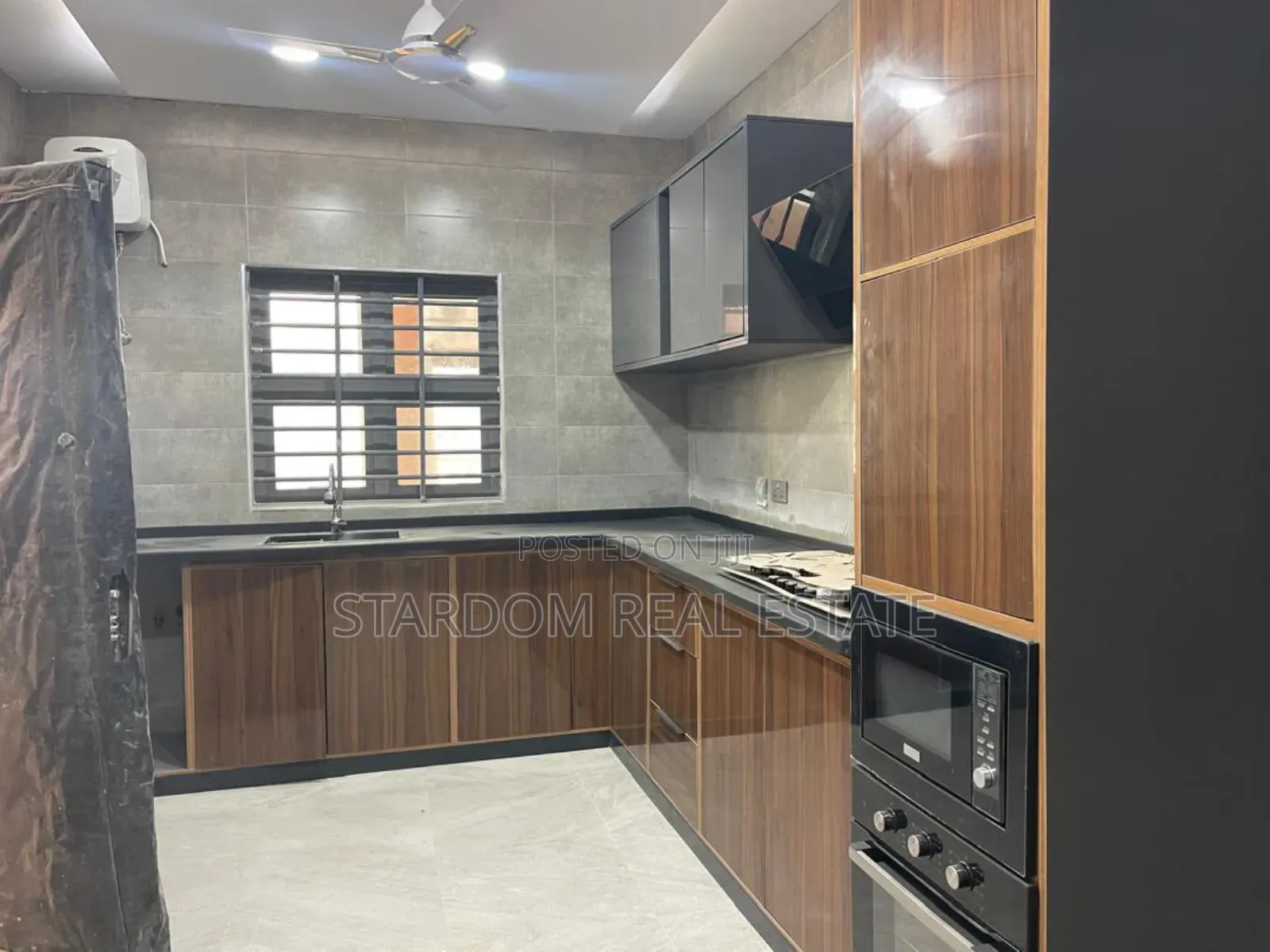 2bdrm Apartment in Emef, Lashibi for rent