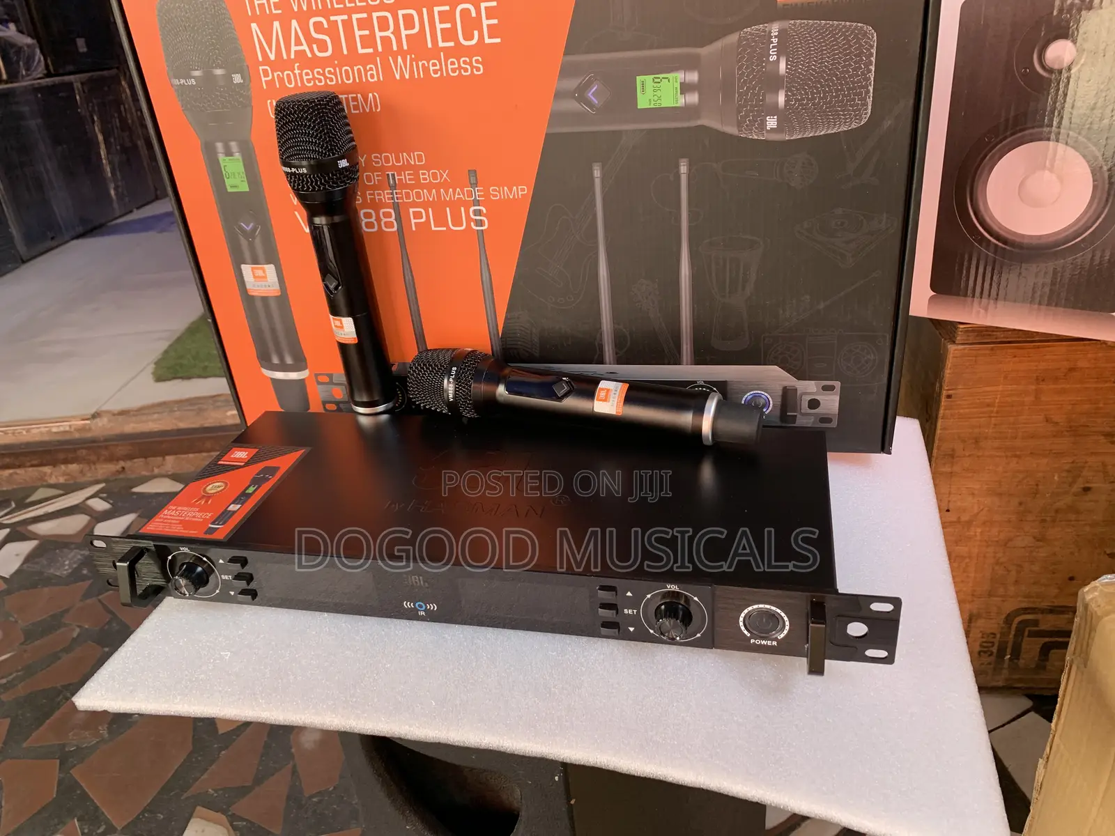 JBL VM-888 Plus 2-in-1 Wireless Microphone