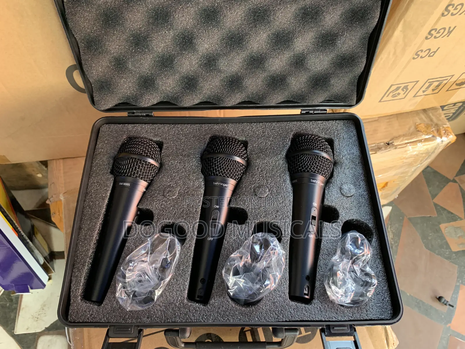 Behringer ULTRAVOICE Xm-1800s 3in1 Dynamic(Coord) Microphone
