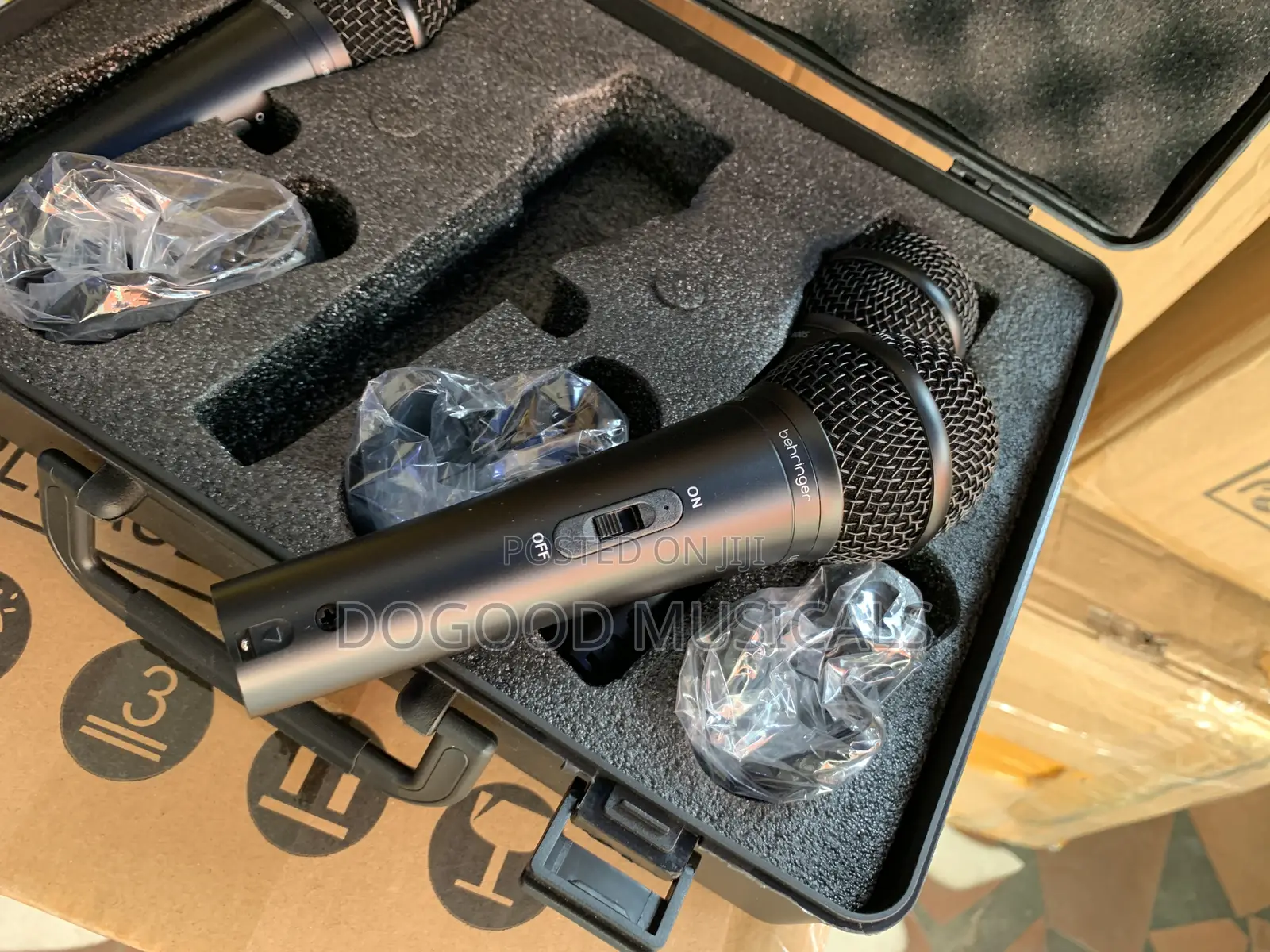 Behringer ULTRAVOICE Xm-1800s 3in1 Dynamic(Coord) Microphone
