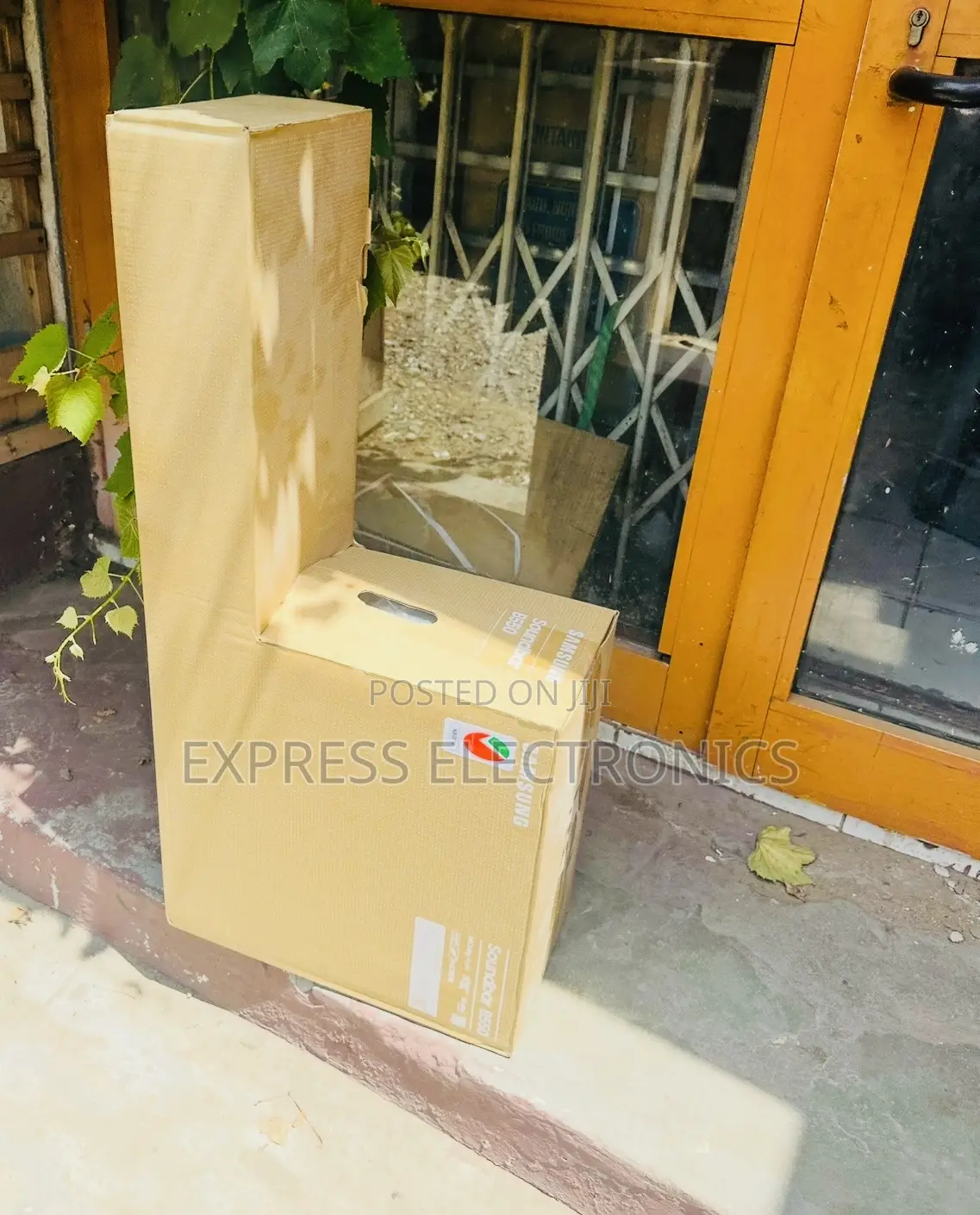 Powerful Sound Effects B550 410W Soundbar With Woofer.