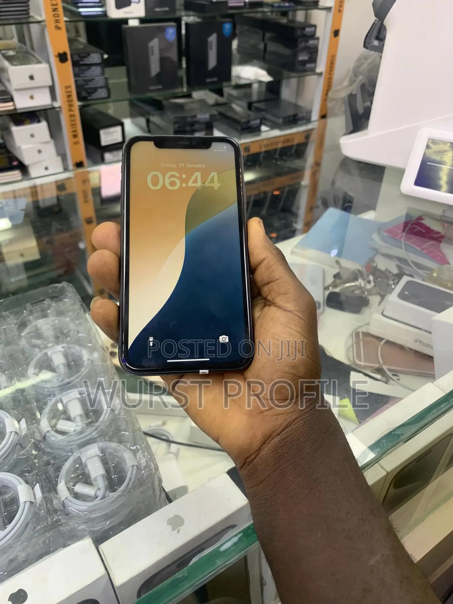 New Apple iPhone 11 64 GB Black