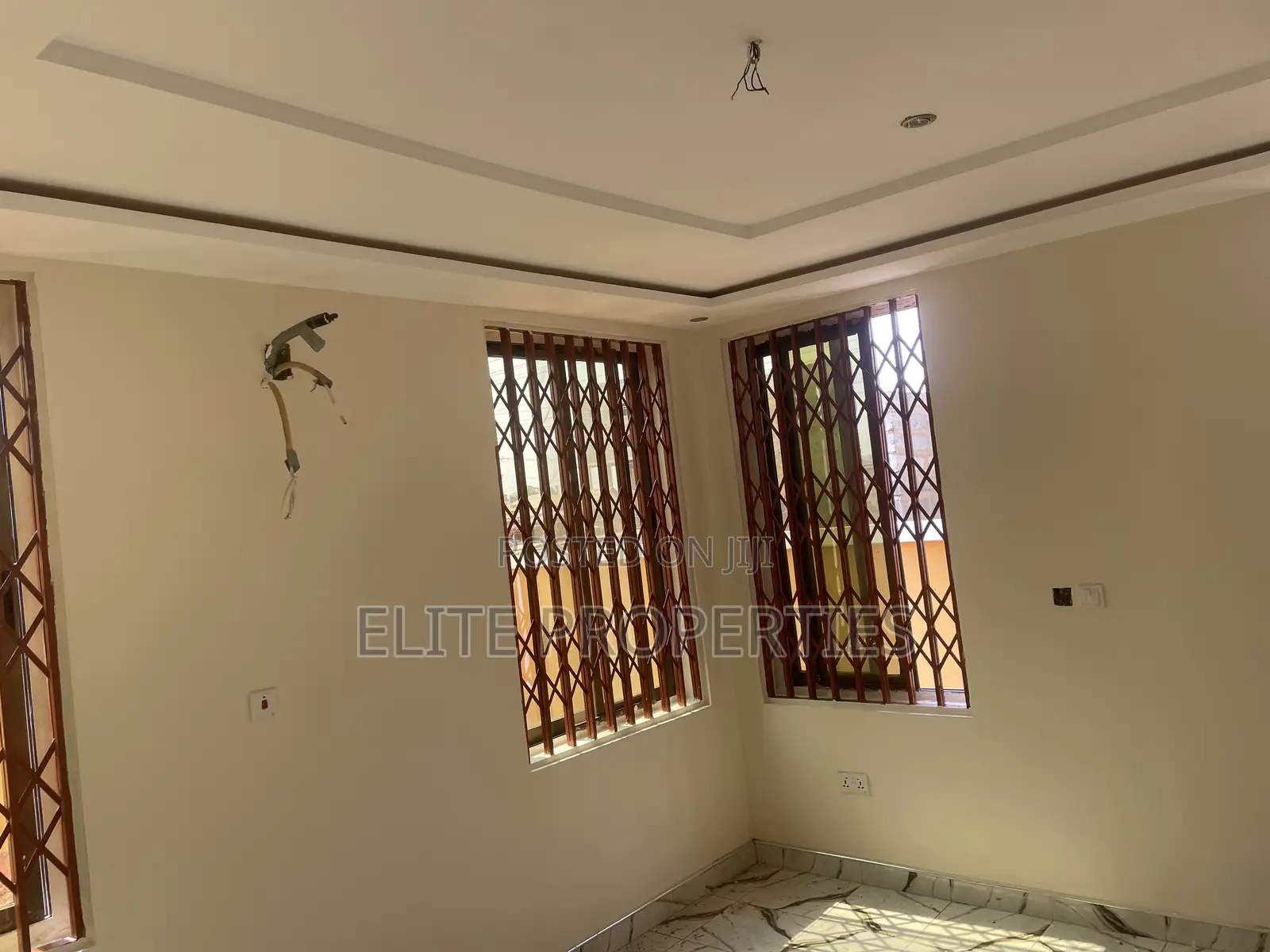 2bdrm Apartment in Community 25 Tema - for rent