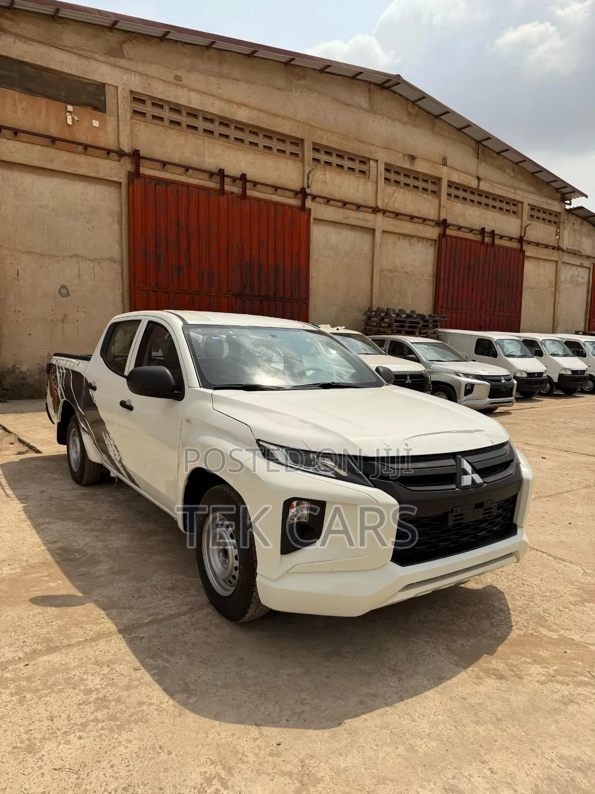 New Mitsubishi L200 2023 White