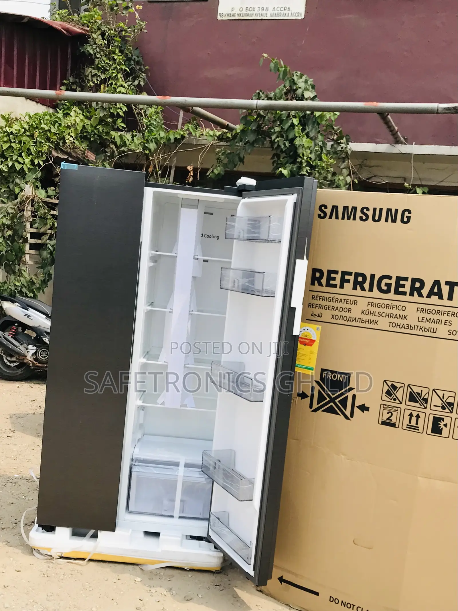 Lockable Samsung 583 Liters Sidebyside Gray Fridge