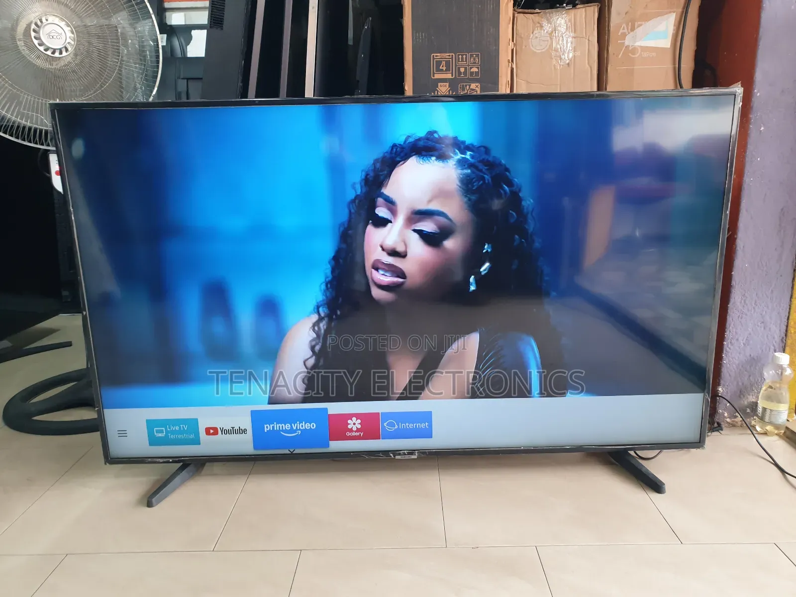55"Samsung Uhd HDR Smart Satellite Tv