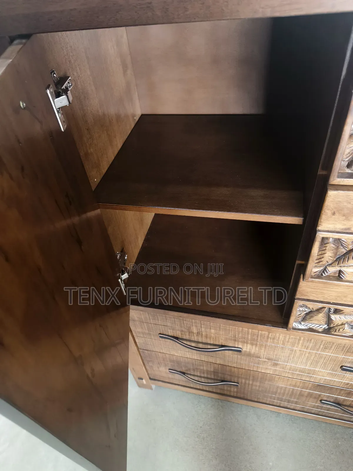 Antique Chest of Drawers (Nior)