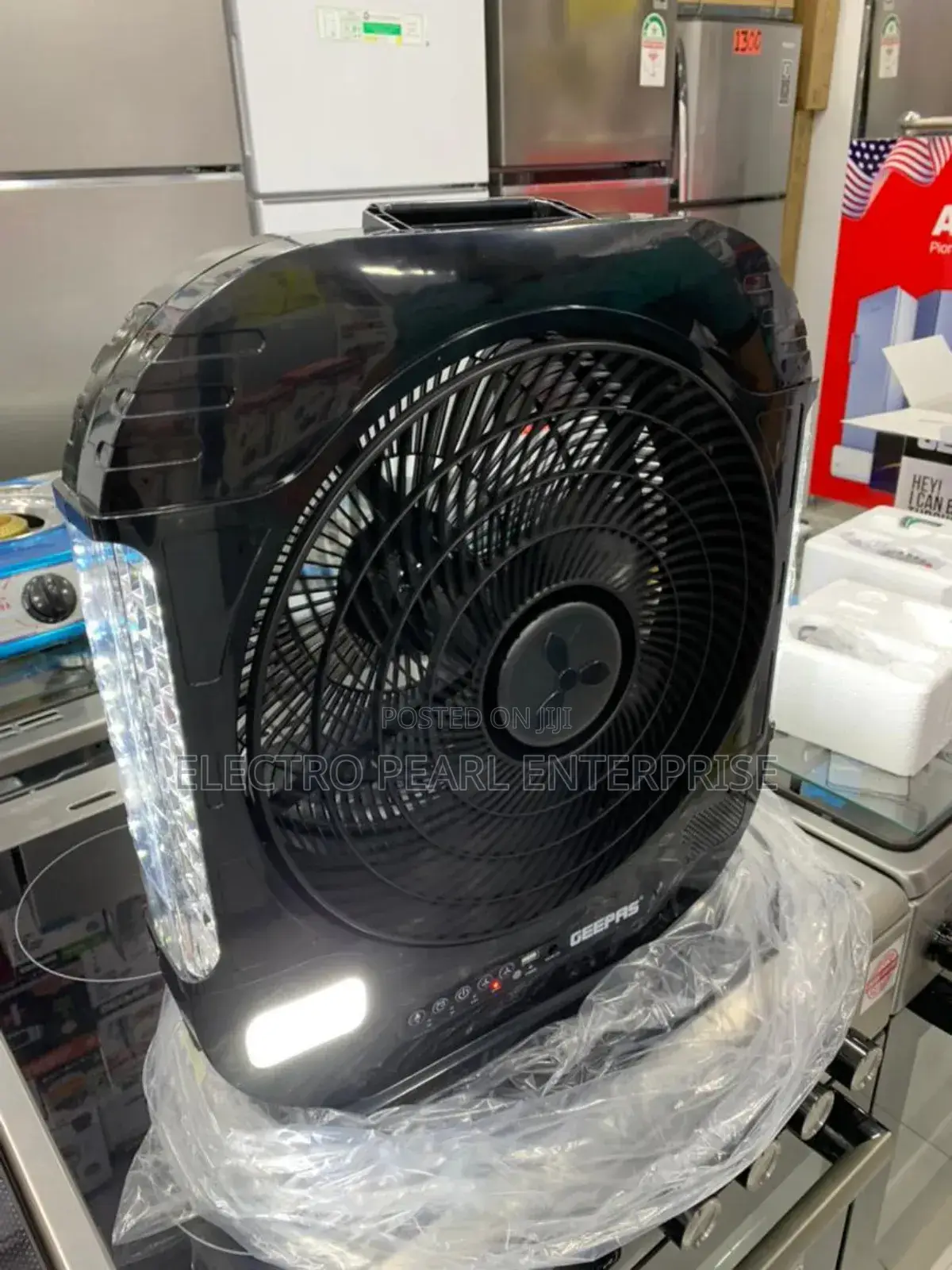 Geepas 20 Hours Rechargeable Fan