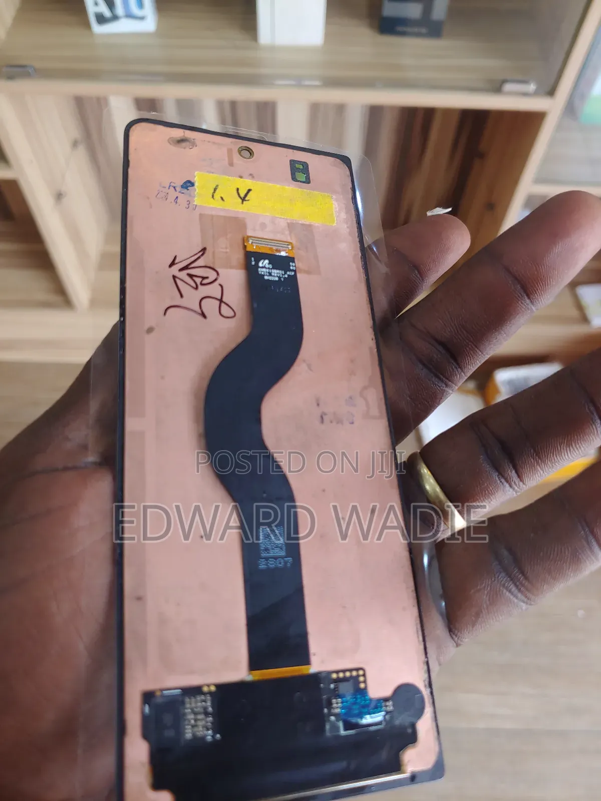 Samsung Z Fold 4 Outer Screen