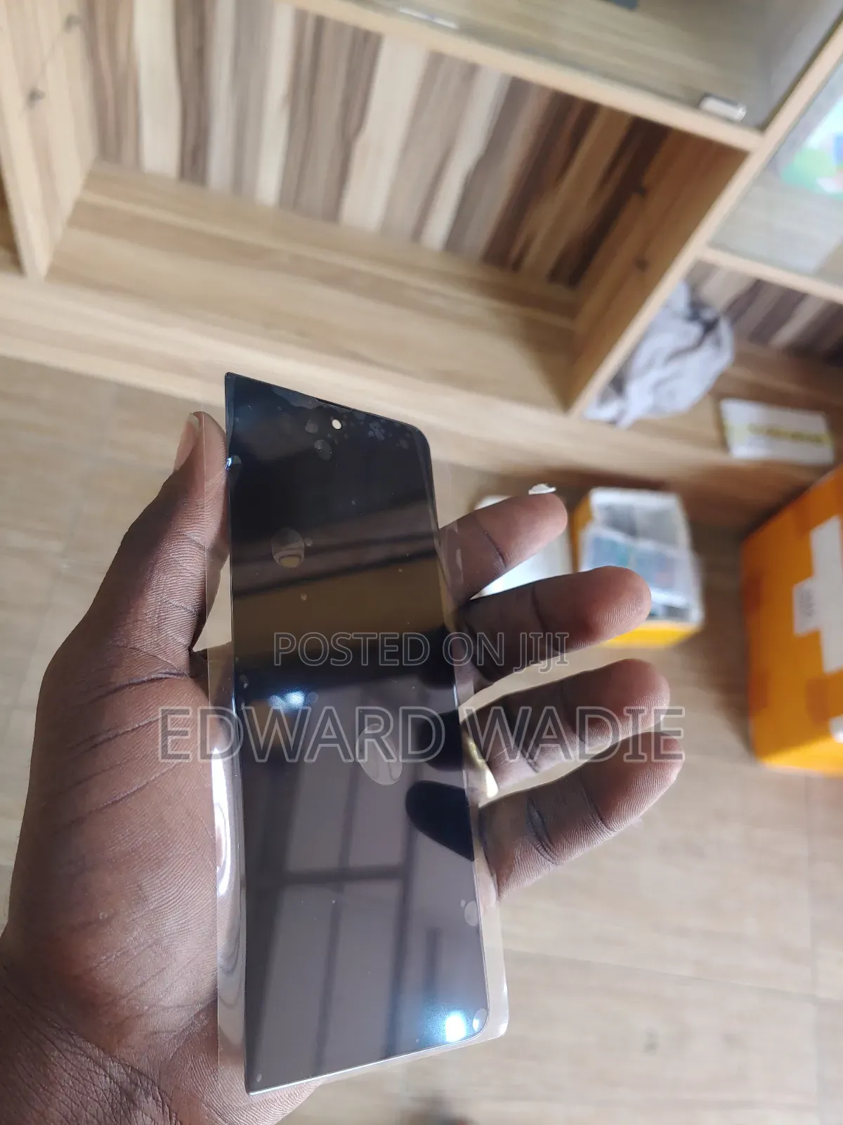 Samsung Z Fold 4 Outer Screen