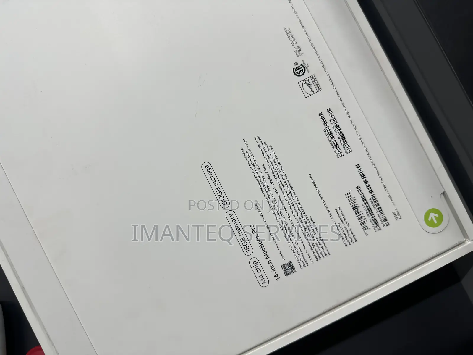 New Laptop Apple MacBook Pro 2024 M4 14-Inch 16GB Apple M4 SSD 512GB