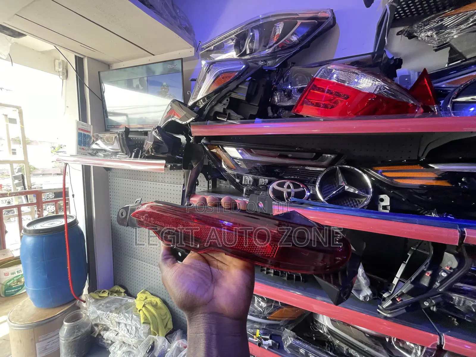 Range Rover Velar Back Bumper Reflector