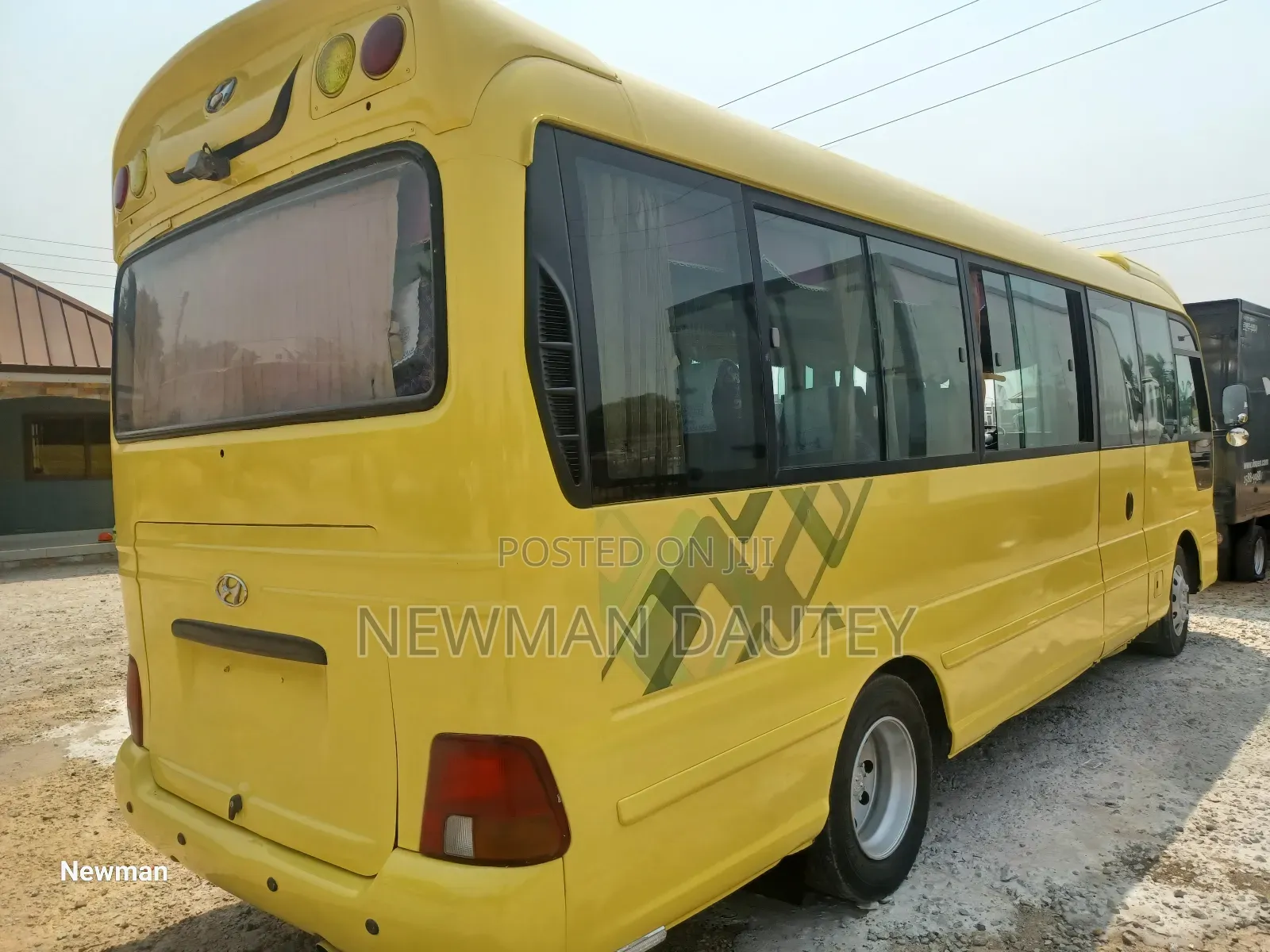 Hyundai County 2014 Yellow