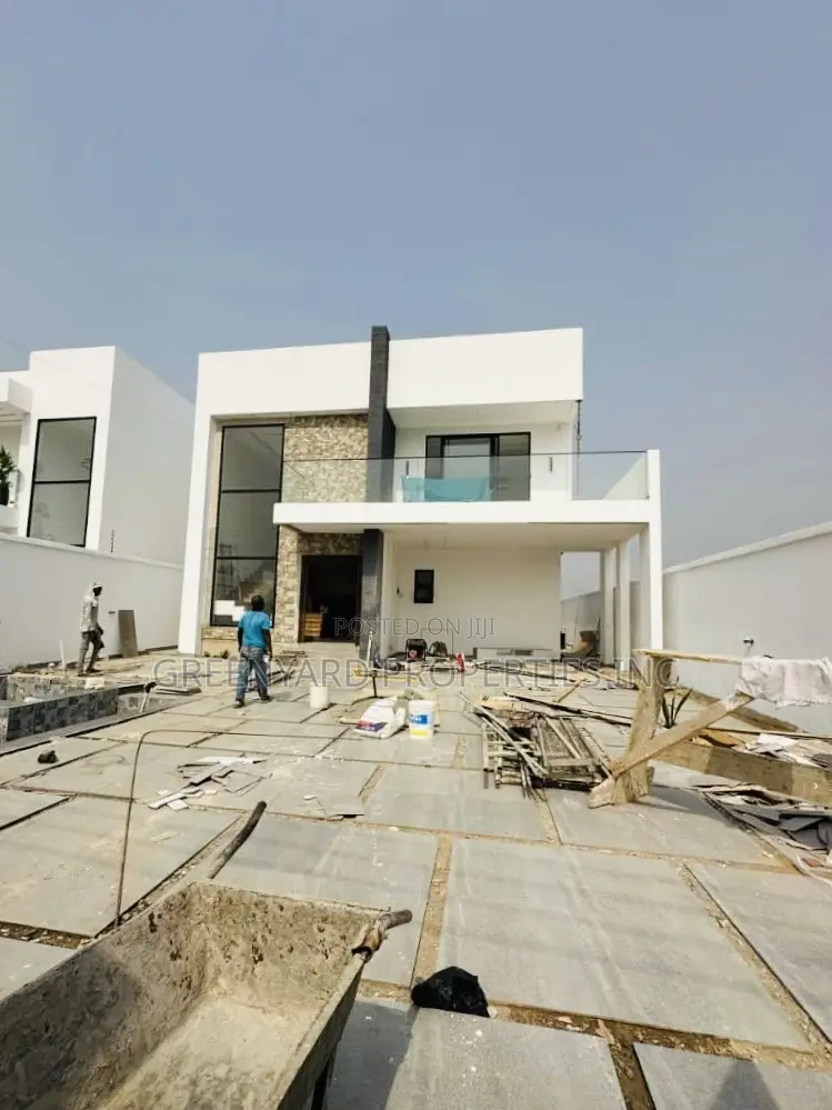 4bdrm Duplex in Botwe for sale