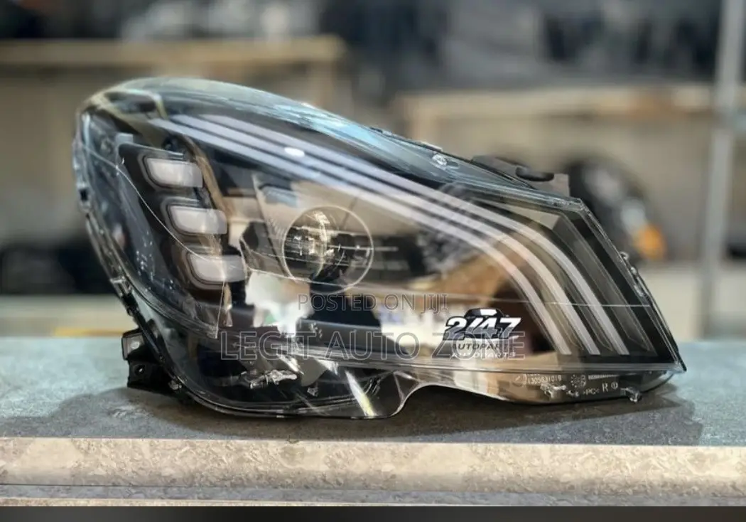Mercedes Benz W204/ C250 Spec Headlight