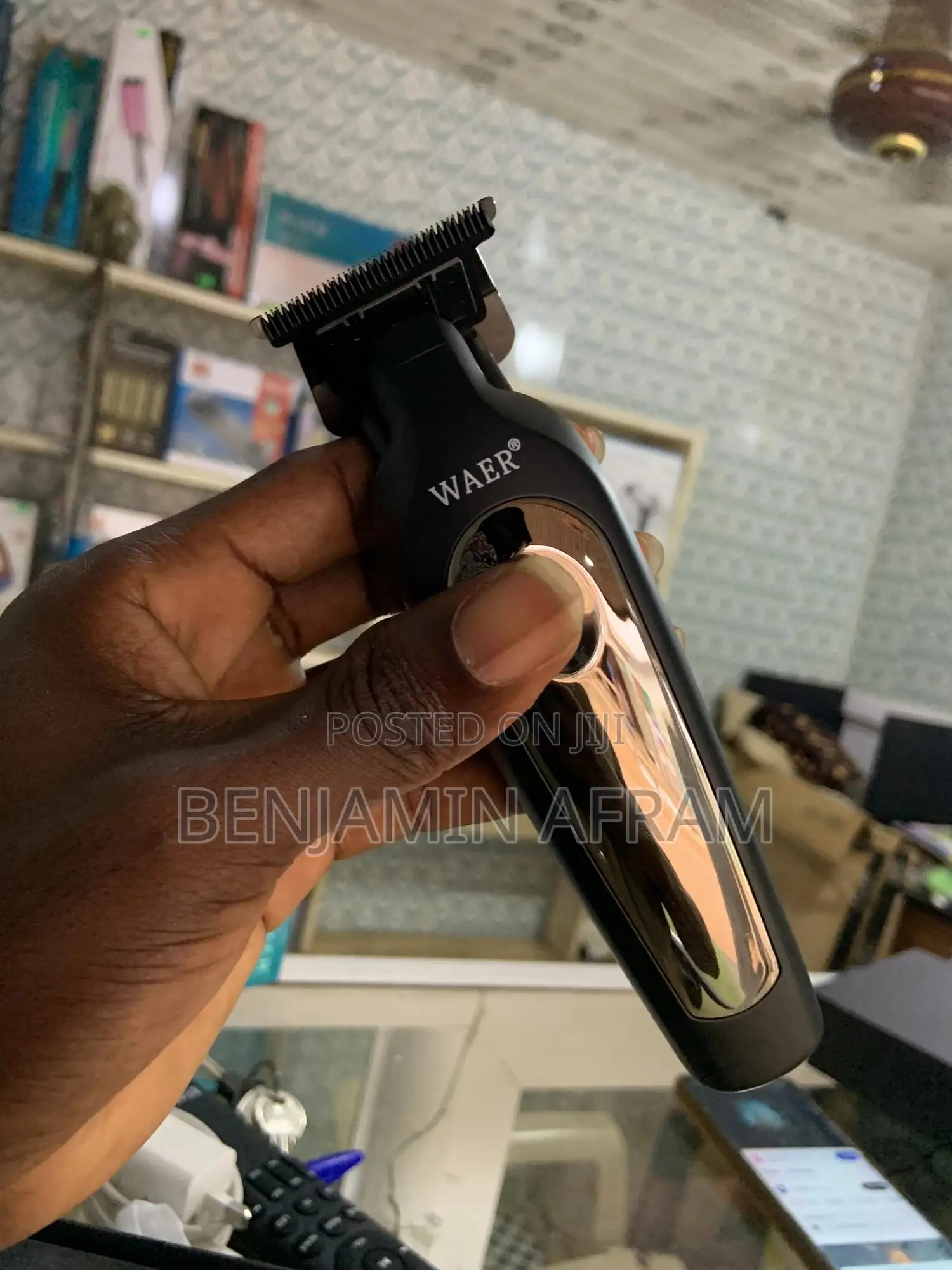 Rechargeable Cordless Hair Clippers/ Barbering Machine WA096