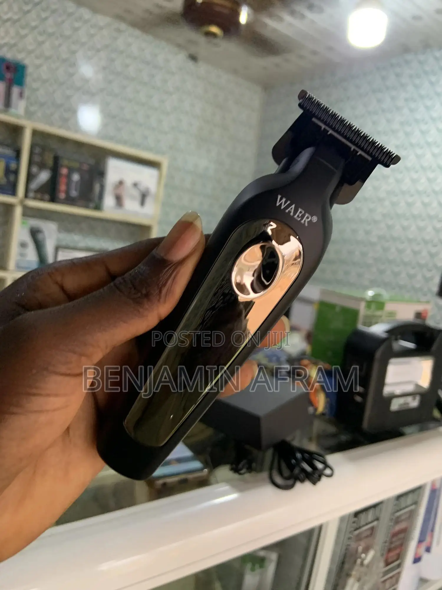 Rechargeable Cordless Hair Clippers/ Barbering Machine WA096
