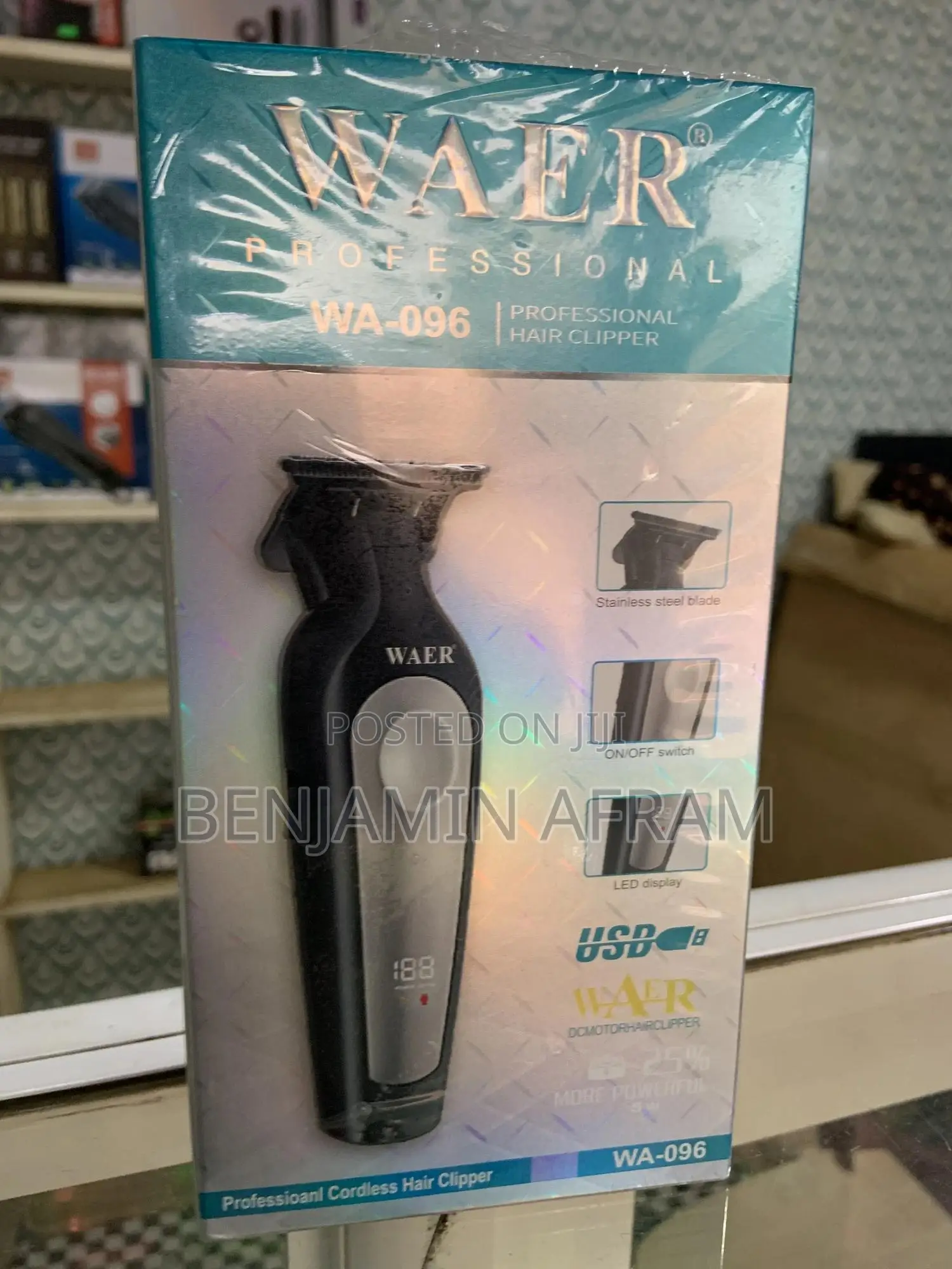 Rechargeable Cordless Hair Clippers/ Barbering Machine WA096