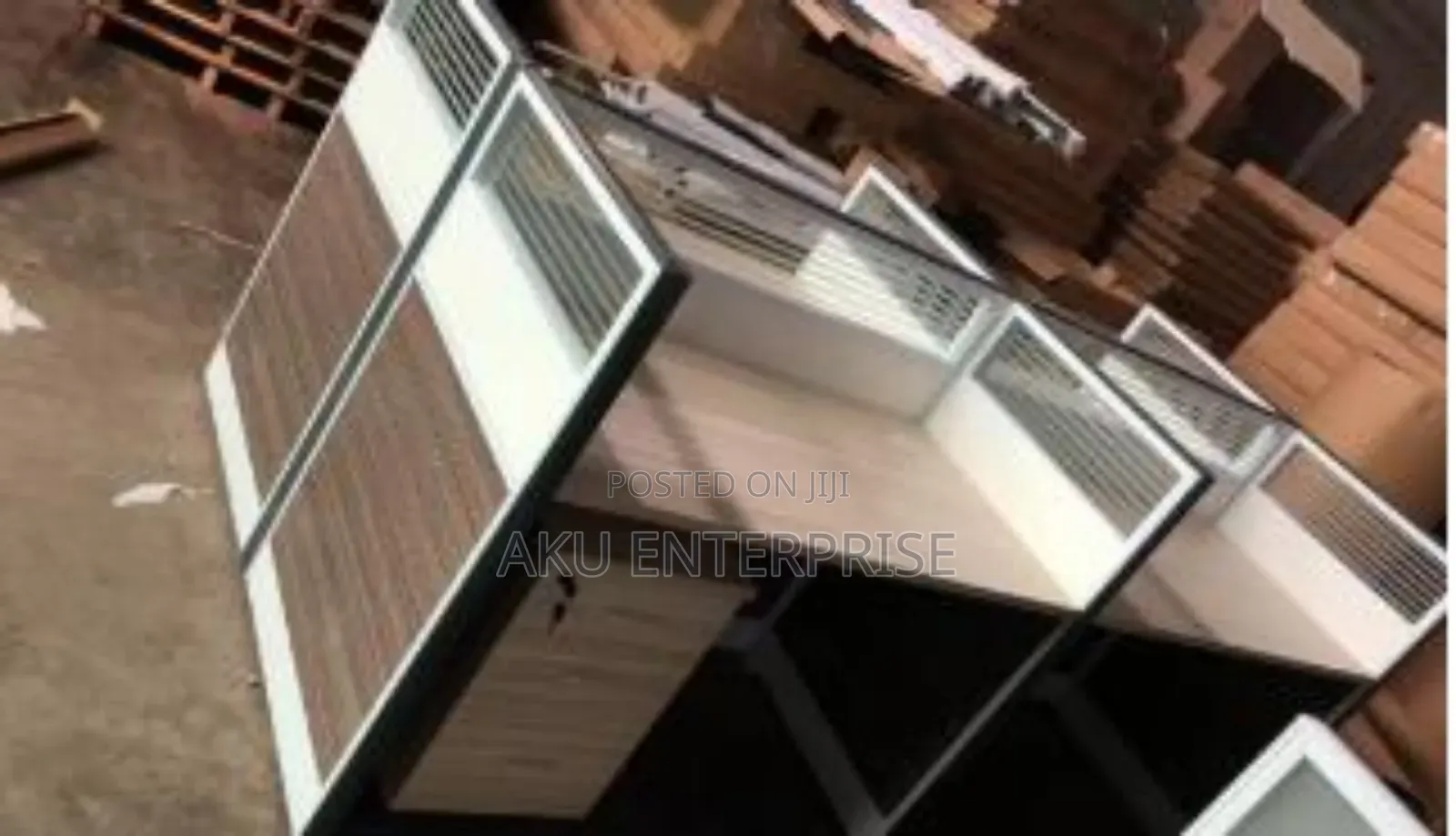 4 Man Workstation With Glass Dividers and Mobile Drawers