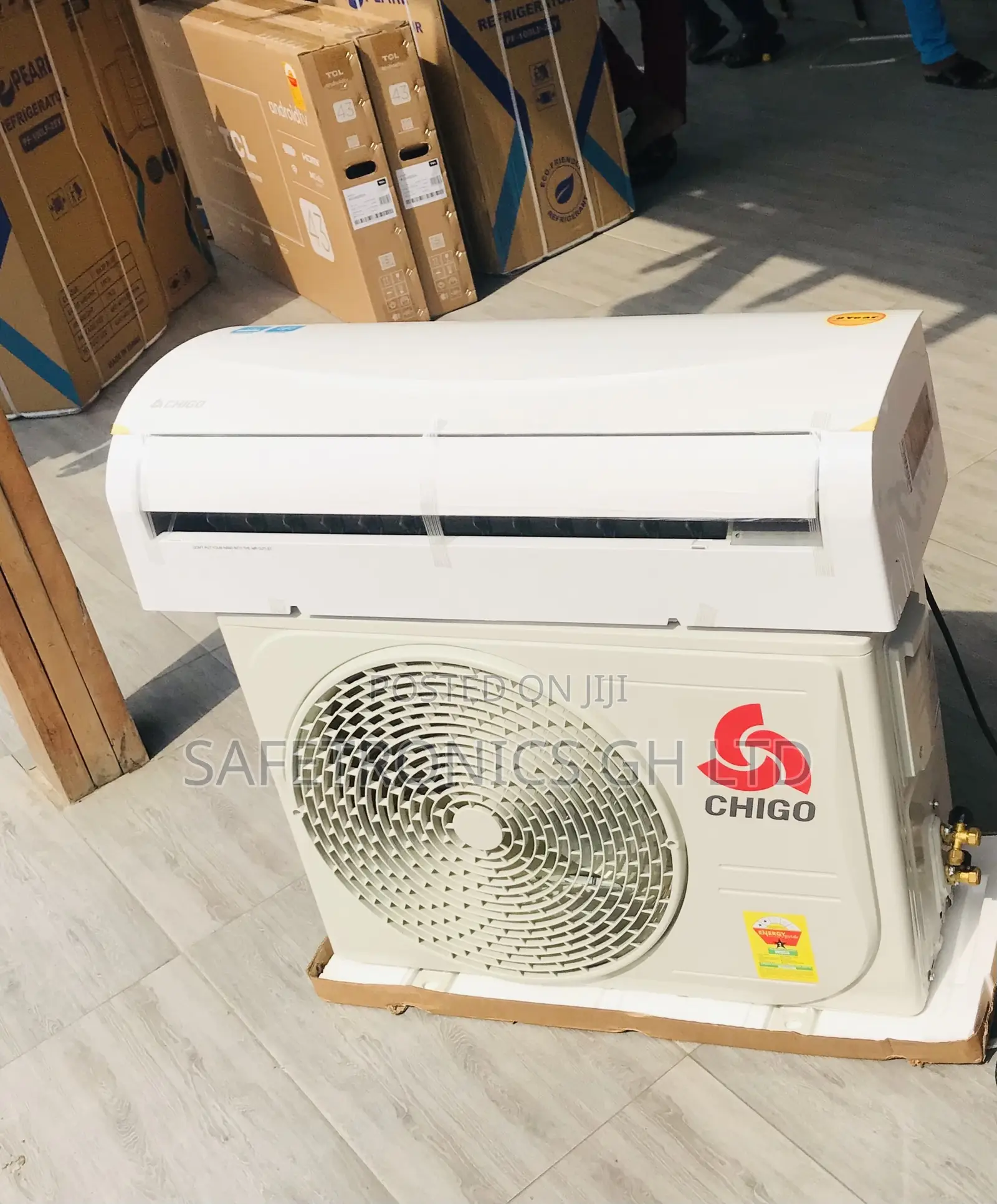 Auto Restart 1.5 Horsepower Chigo White R410 AC