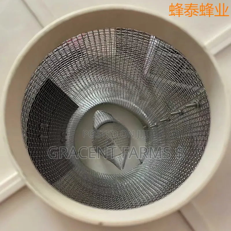 Cylindrical Wire Meshed Bee Transporting Cage