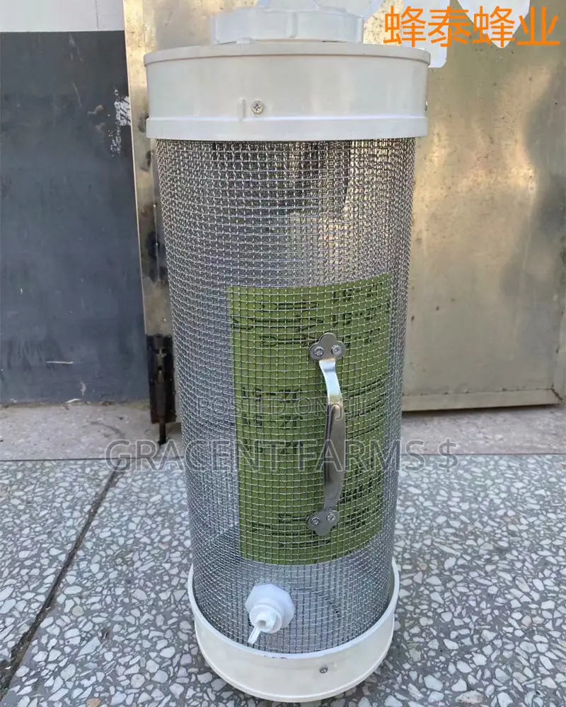 Cylindrical Wire Meshed Bee Transporting Cage
