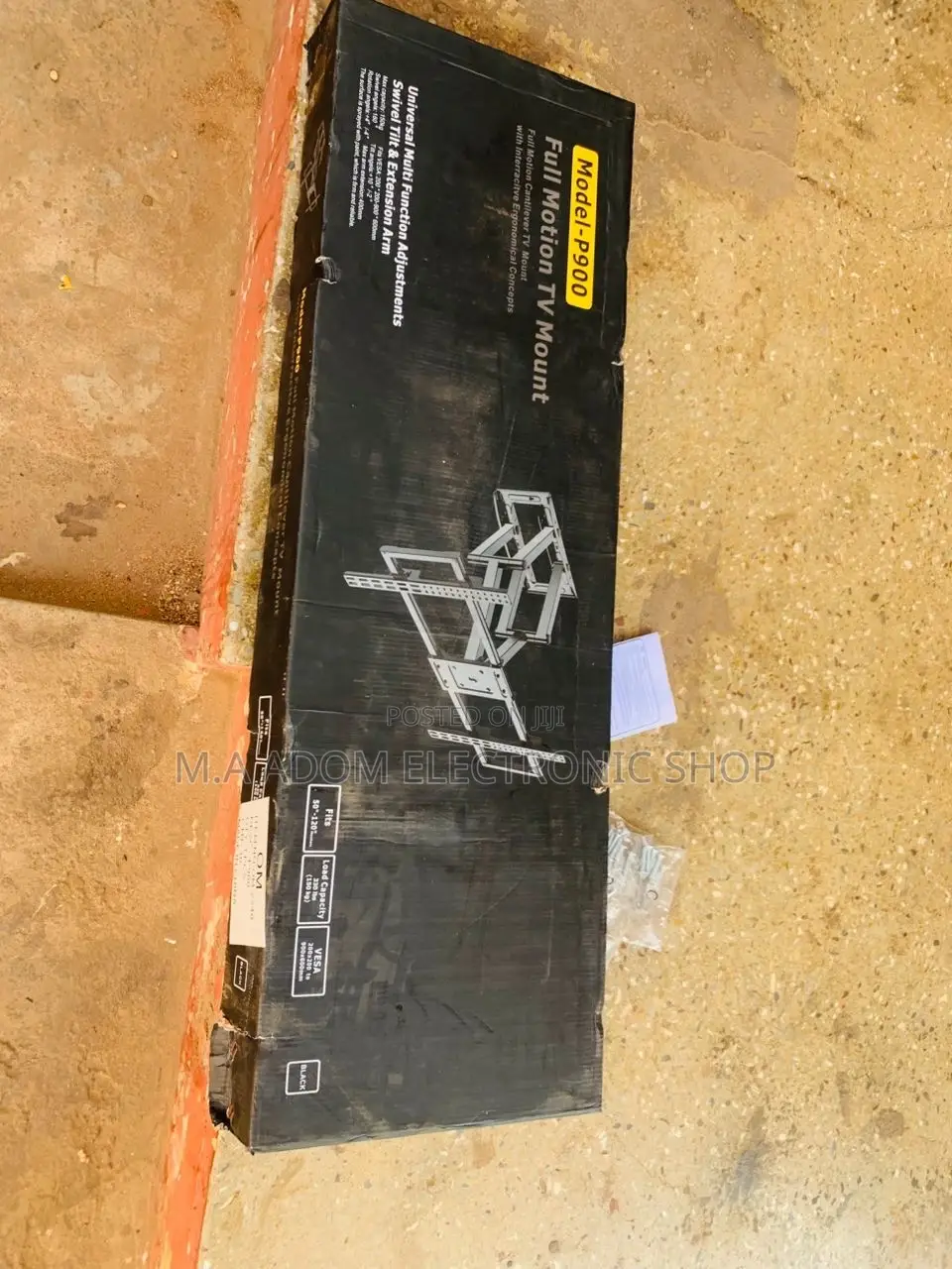 Adjustable TV Mount: Supports 50"-120" TVS