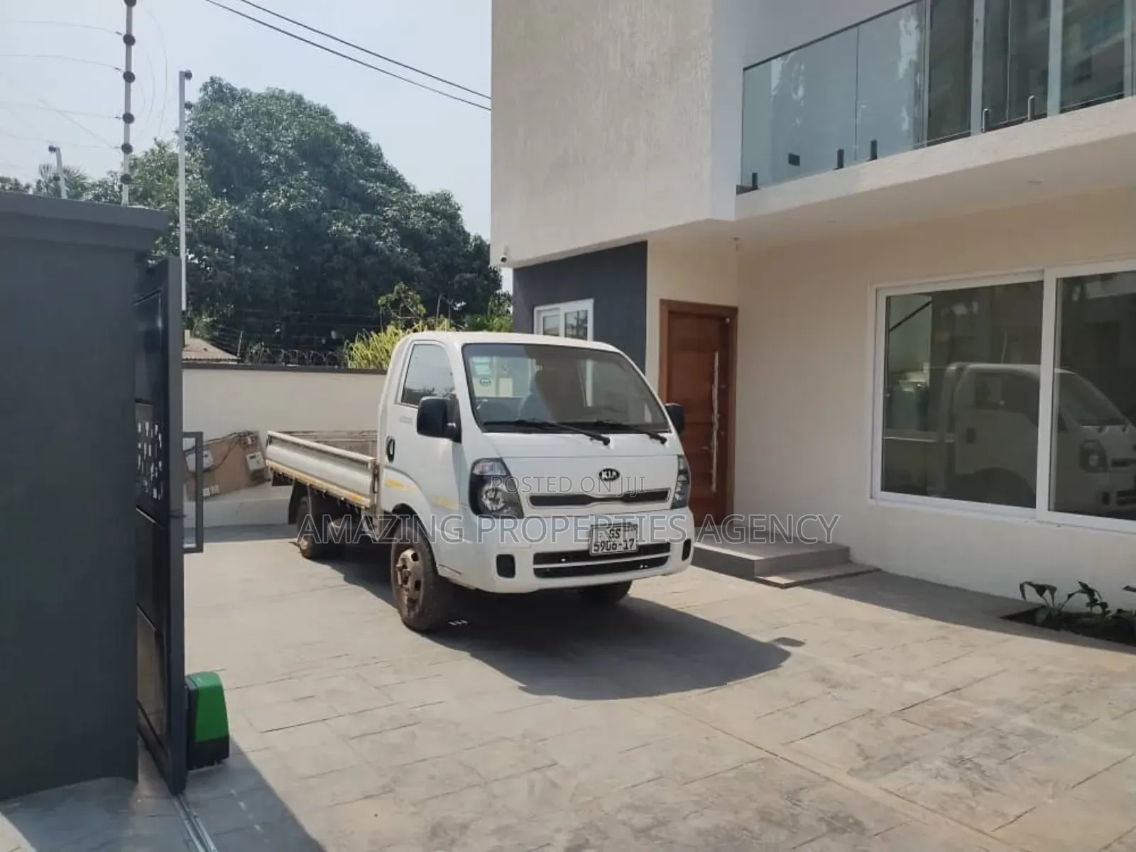 4bdrm House in Airport Residential Area for rent