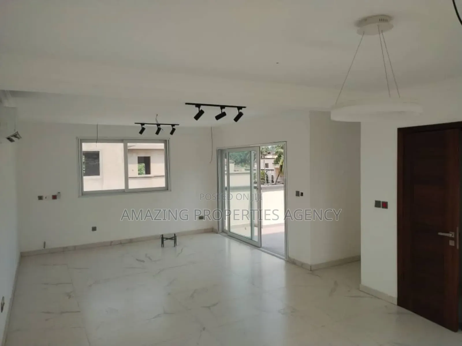 4bdrm House in Airport Residential Area for rent