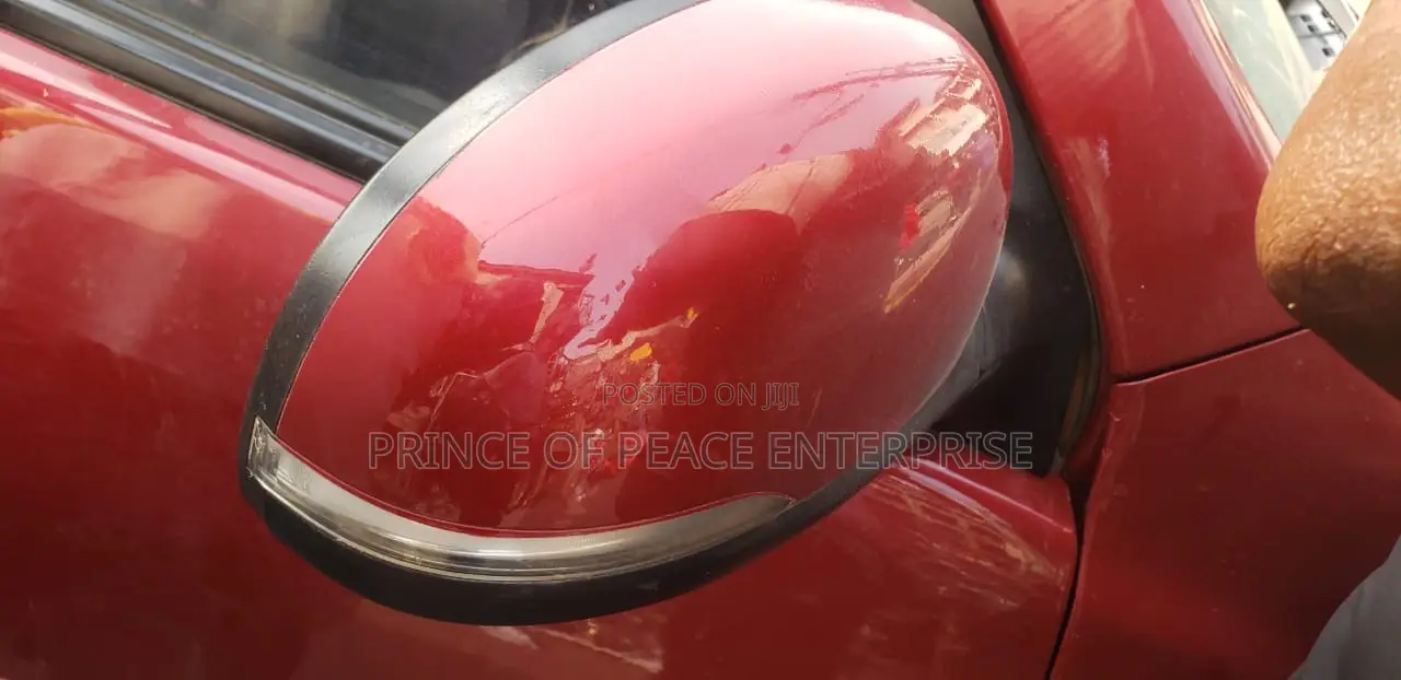 Pontiac Vibe 2004 Driving Mirror With Light Pair