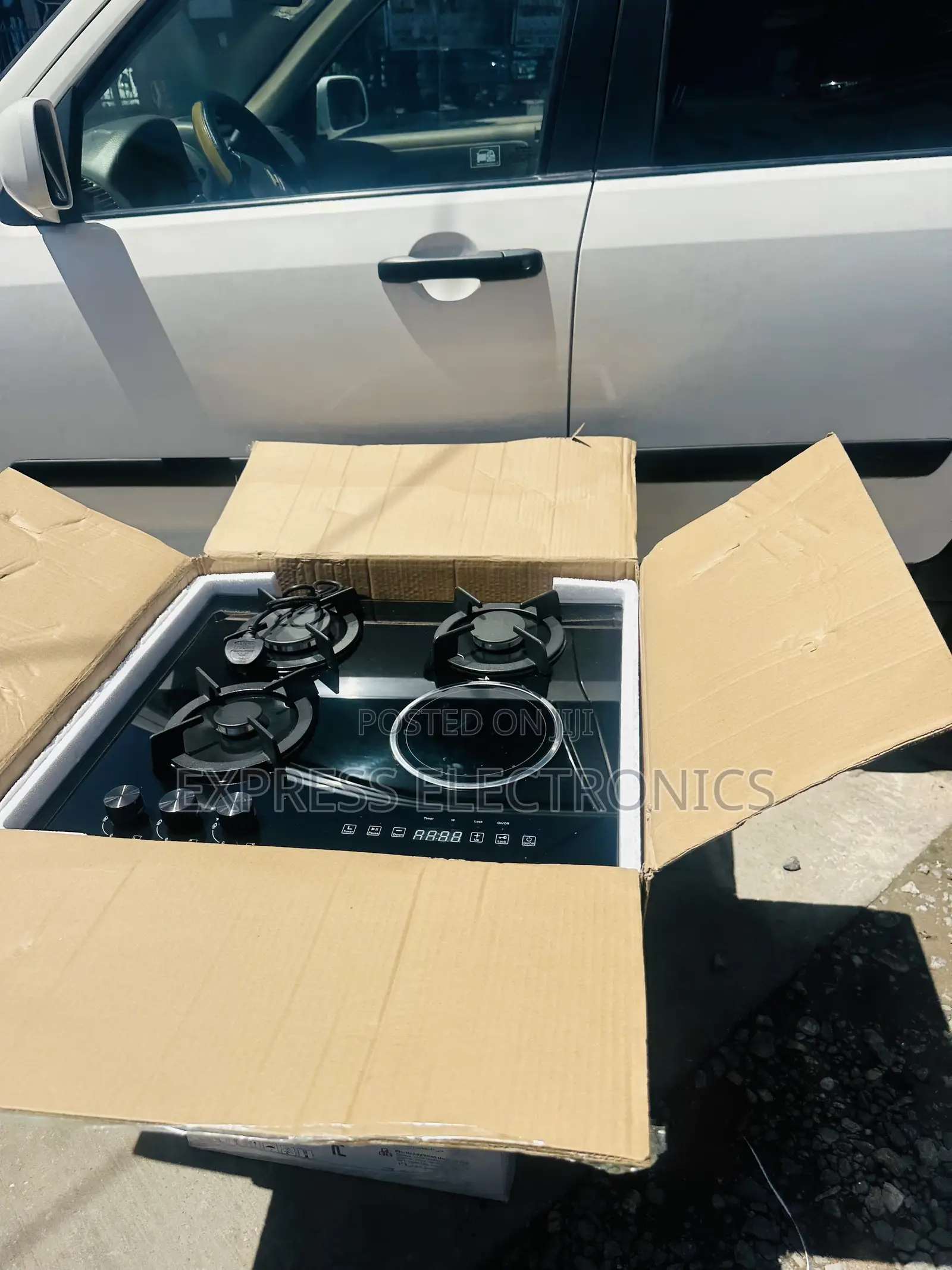 3+1 Inbuilt Kenwood Cooker