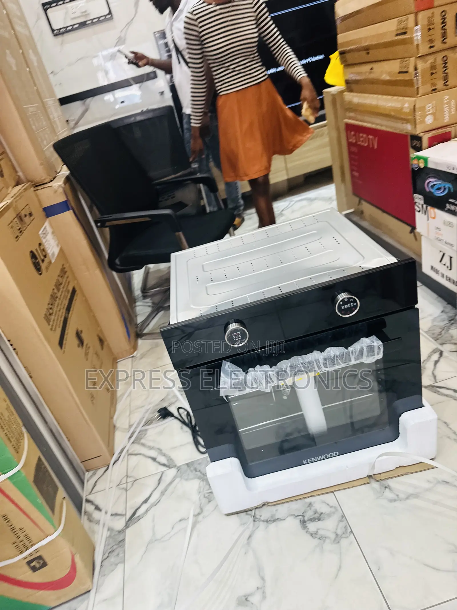 Rapid Heating Microwave Inbuilt 60cm Kenwood.