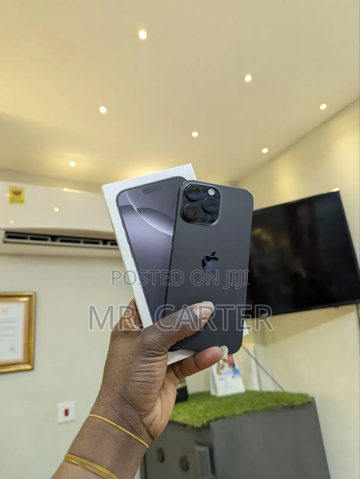 New Apple iPhone 16 Pro Max 1 TB Black