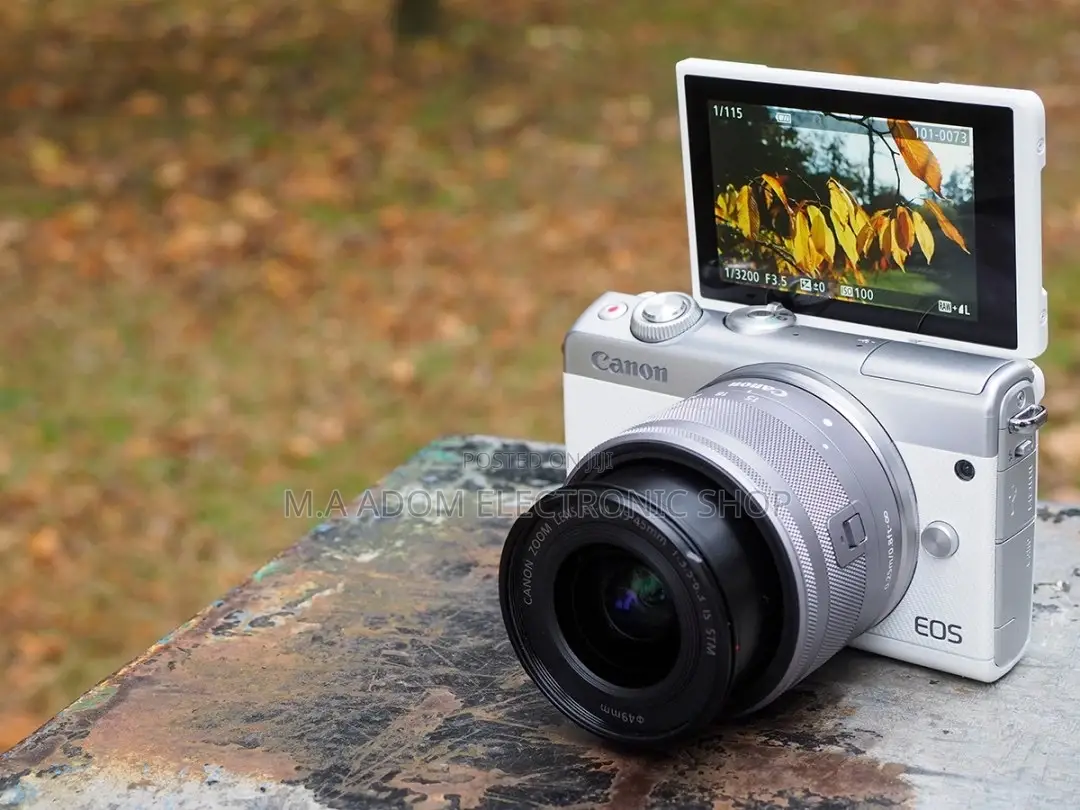 Canon M100 Camera With Two Lens
