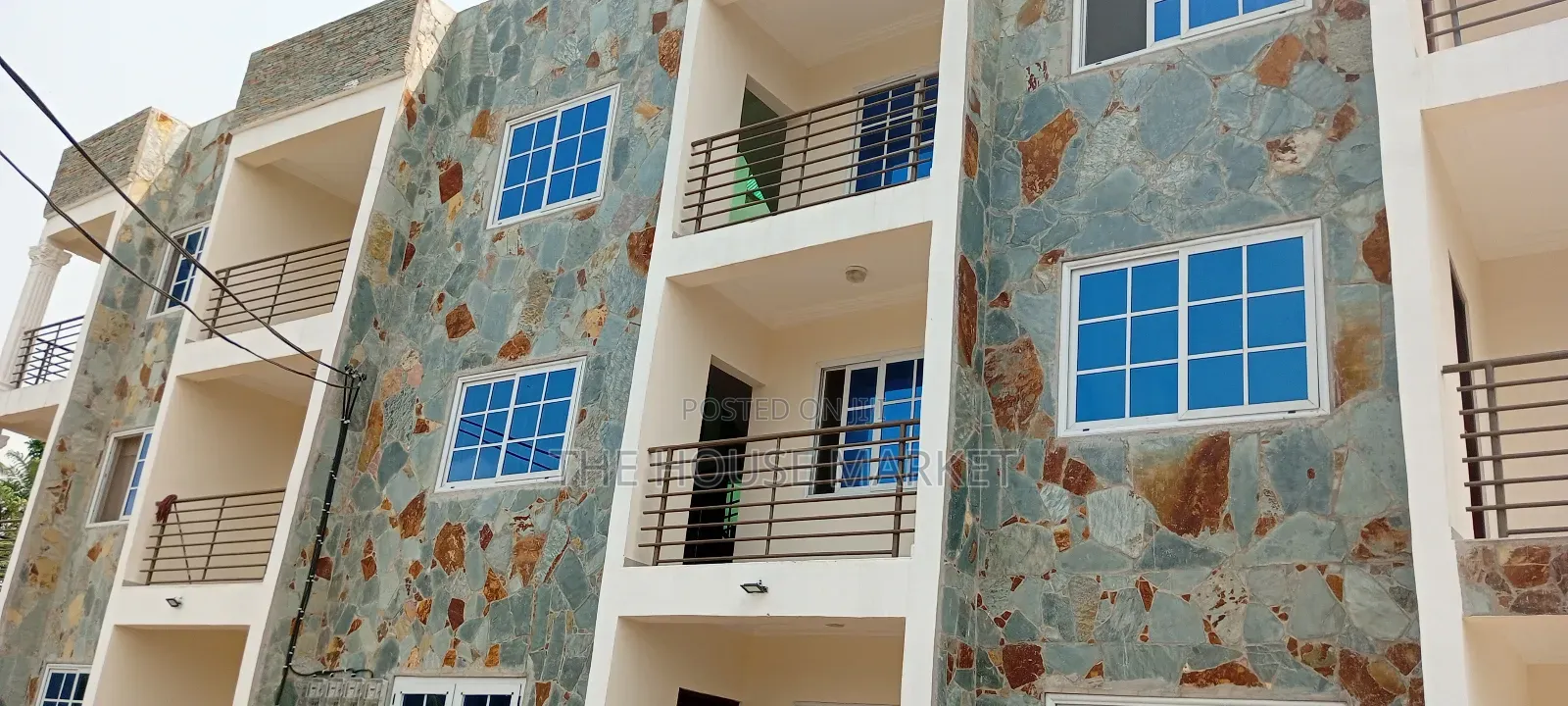 3bdrm Apartment in Tamso, Tarkwa Nsuaem for rent