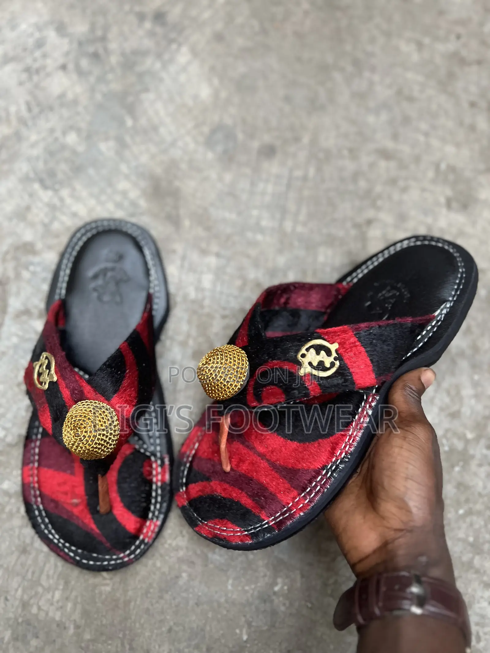 Black and Red Royal Ahenema / Chawchaw