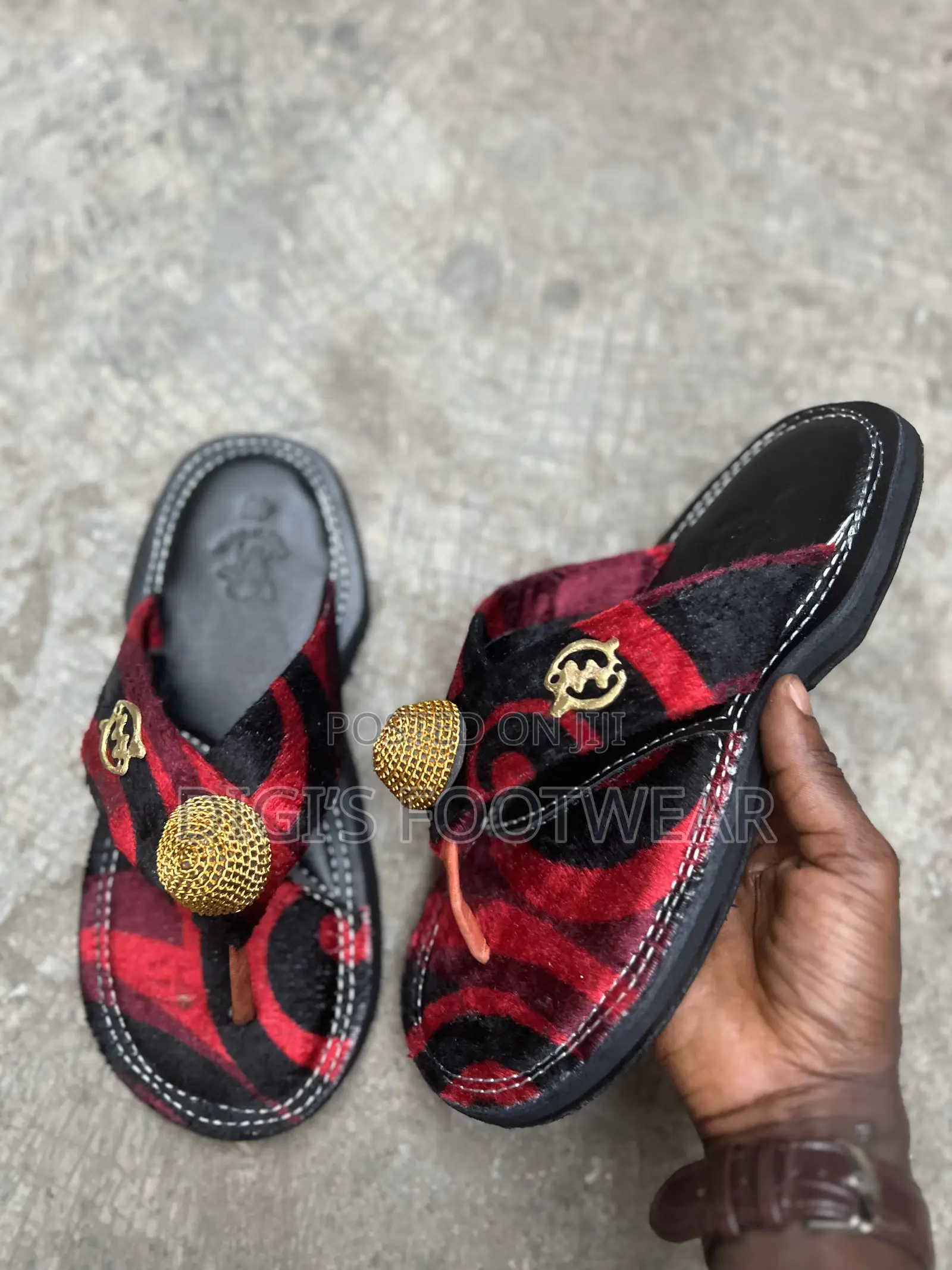 Black and Red Royal Ahenema / Chawchaw
