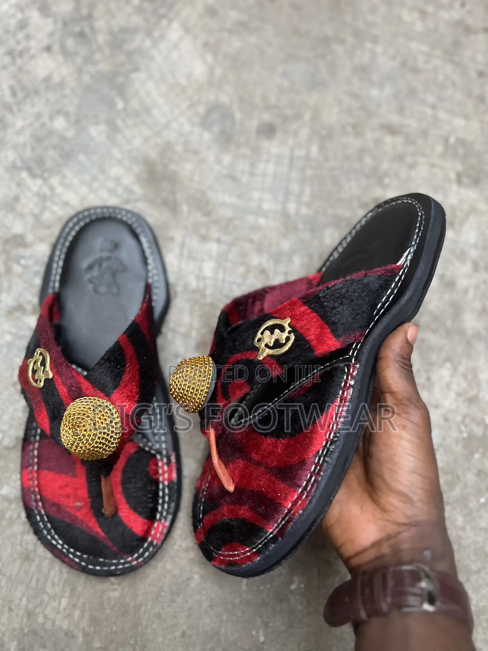 Black and Red Royal Ahenema / Chawchaw