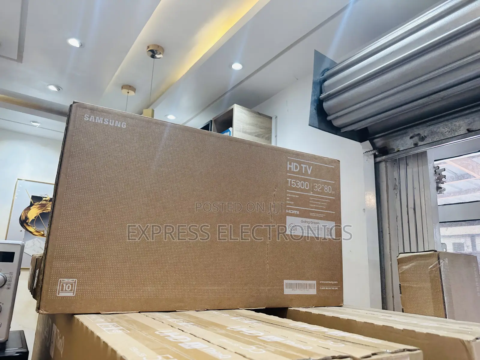 Smart Moves FHD Smart Samsung 32T5300 Television